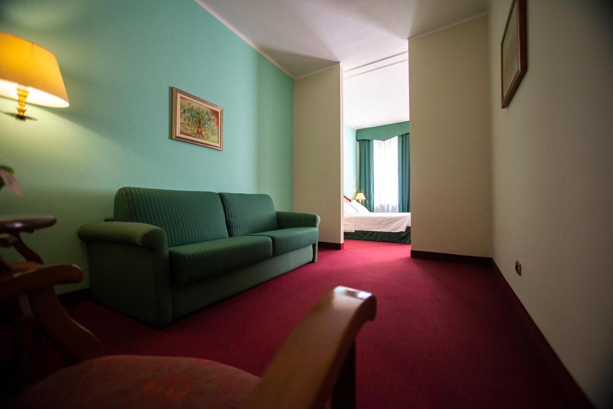 Deluxe Double or Twin Room