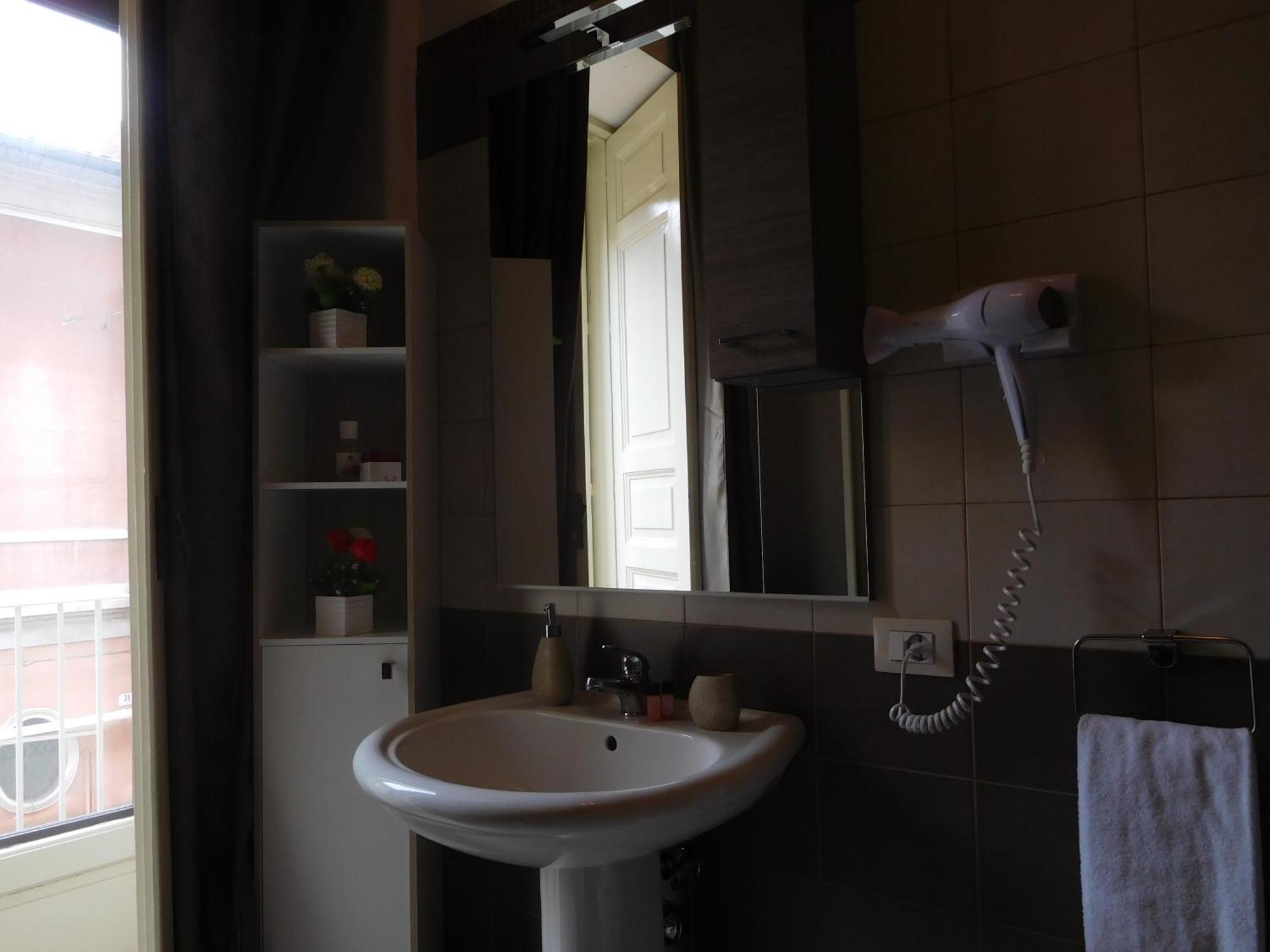 Double Room Private Bathroom