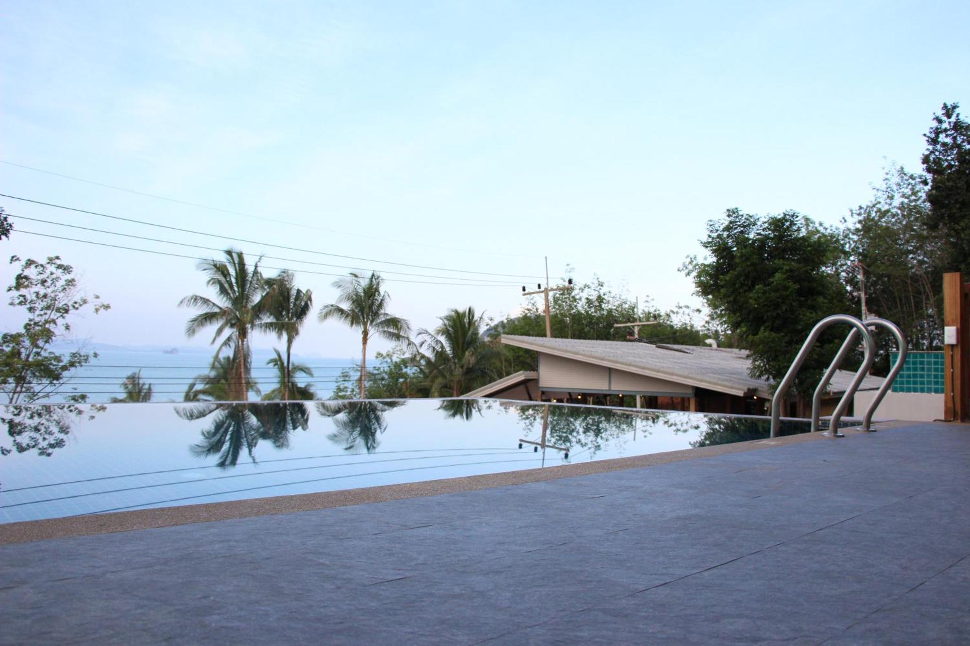 Deluxe Pool Villa Ocean View