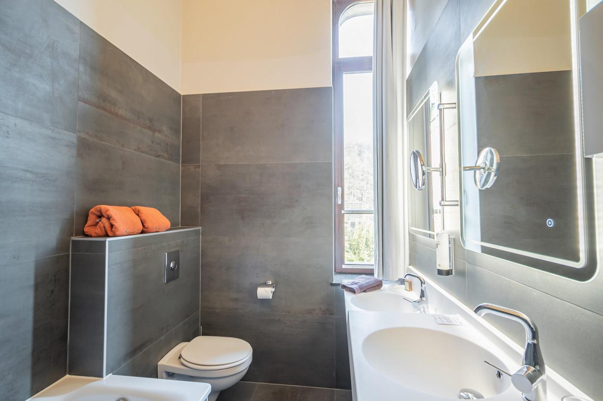 Modern Suite