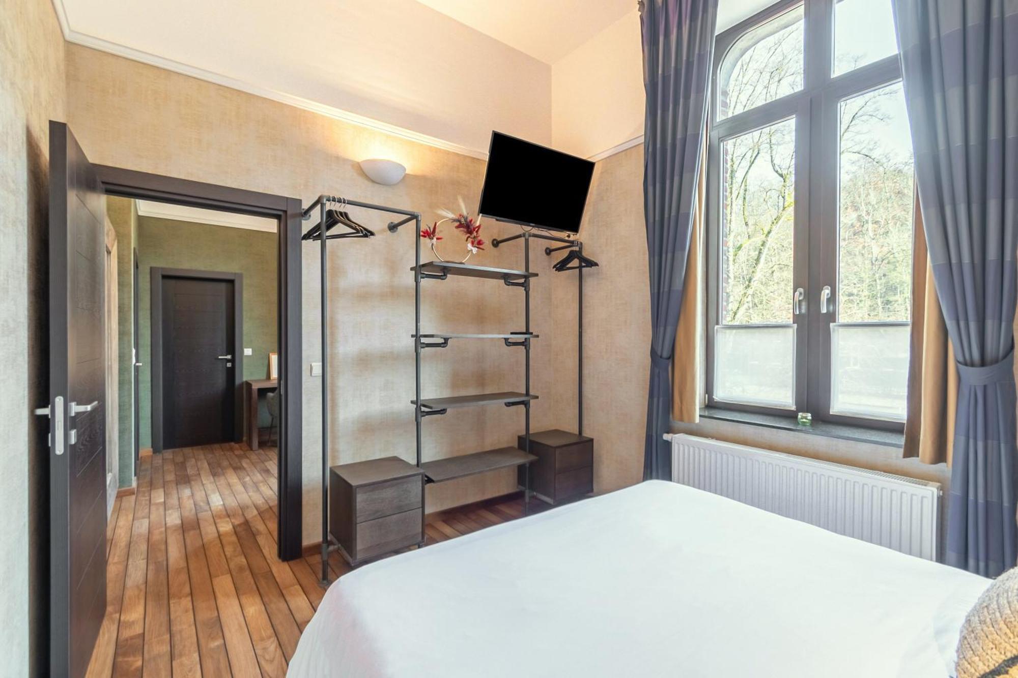 Modern Suite