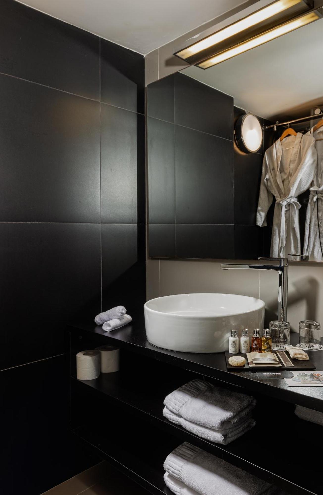 Deluxe Double or Triple Sea Views