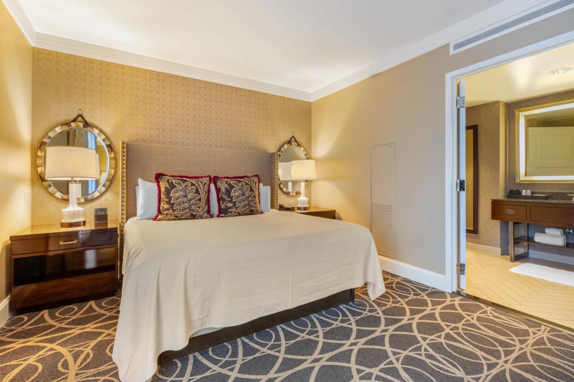 Premier Executive Room 1 King Bed