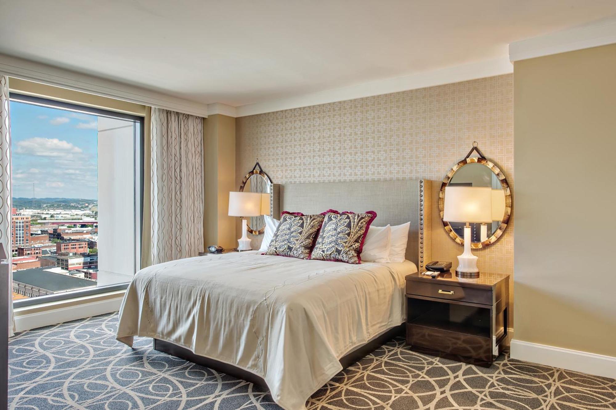 One Bedroom Suite 1 King Bed