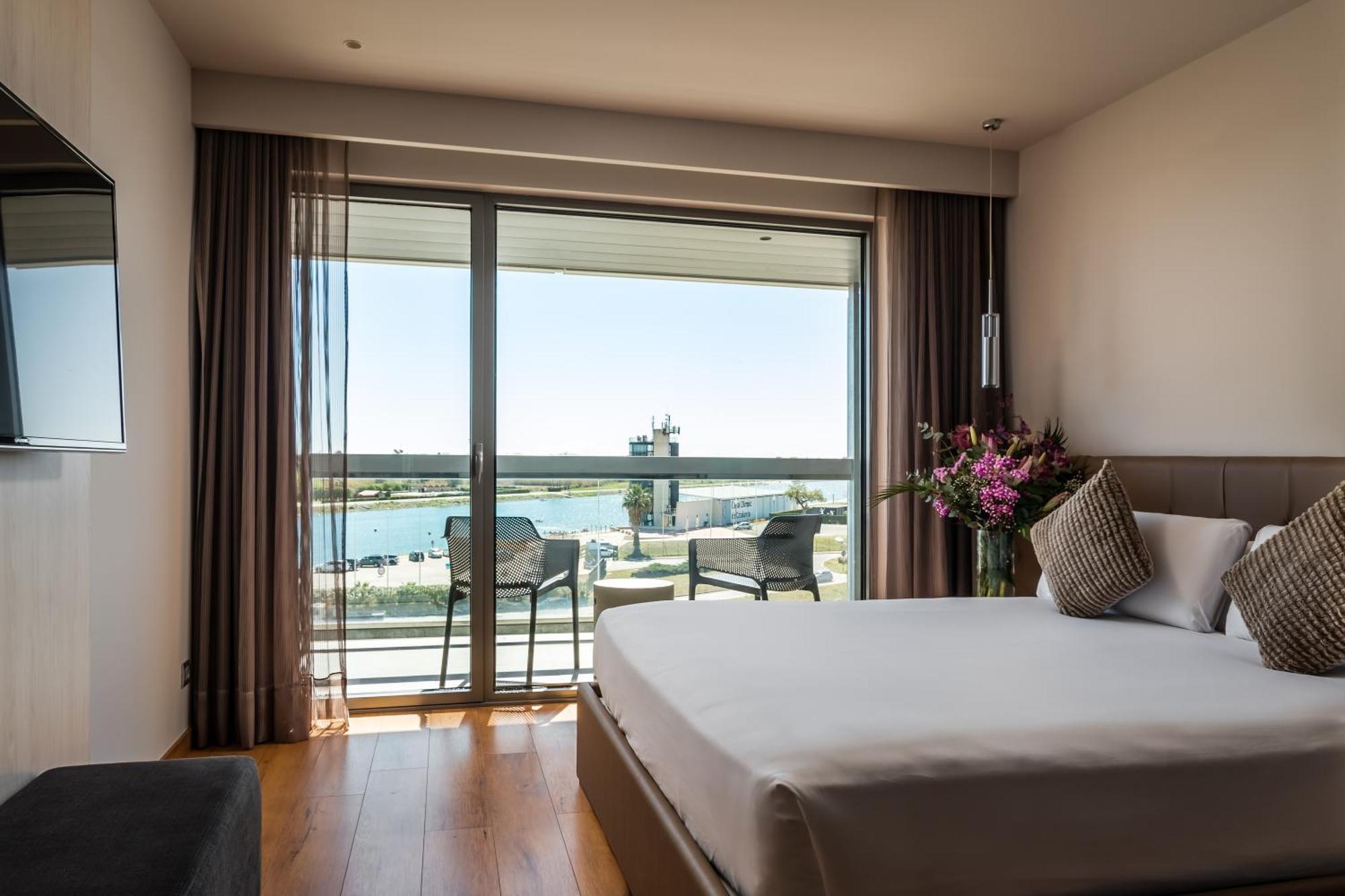 Family Room,1590336430:JPEG