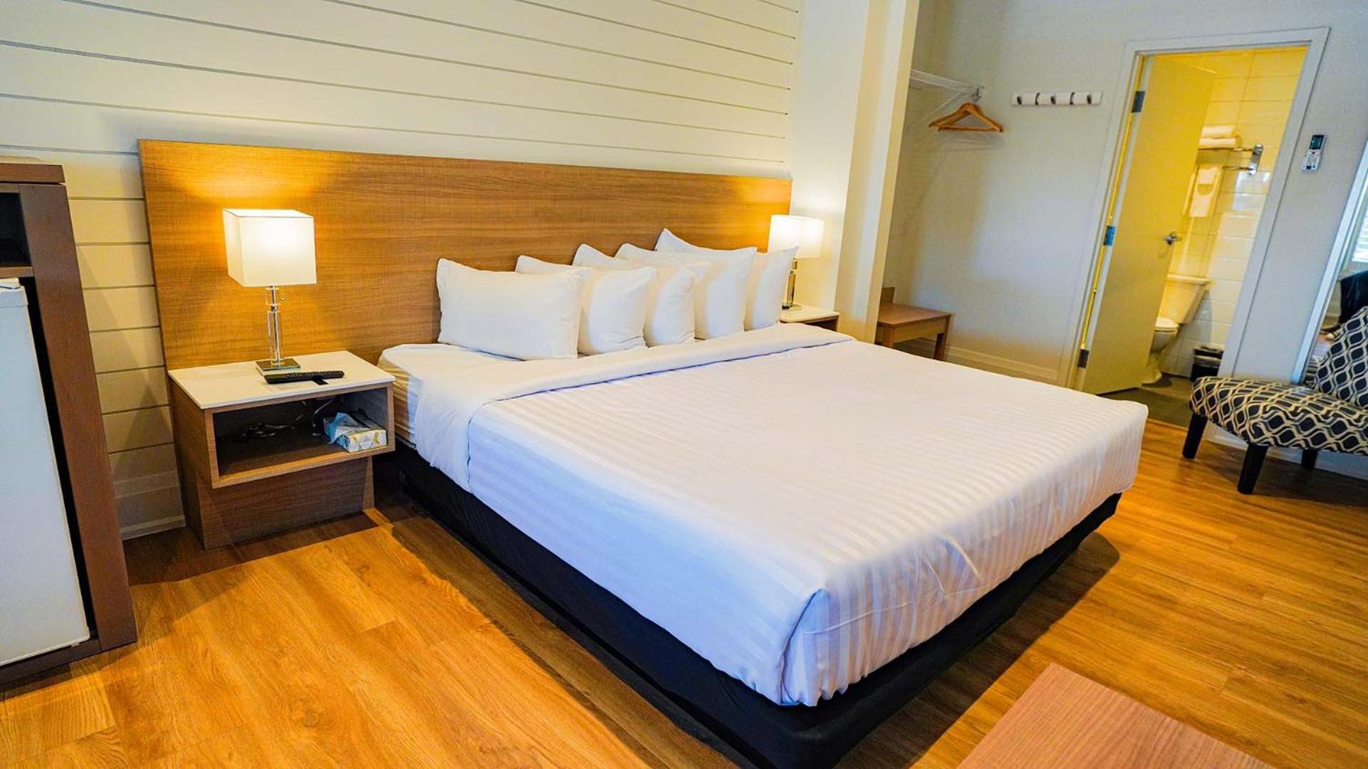 Standard King Room