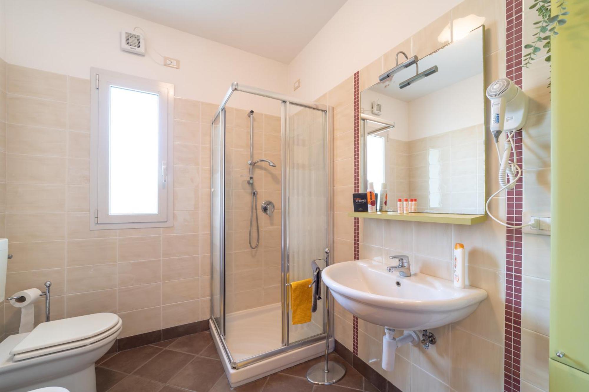 2 Bedroom Apartment 2 bathrooms