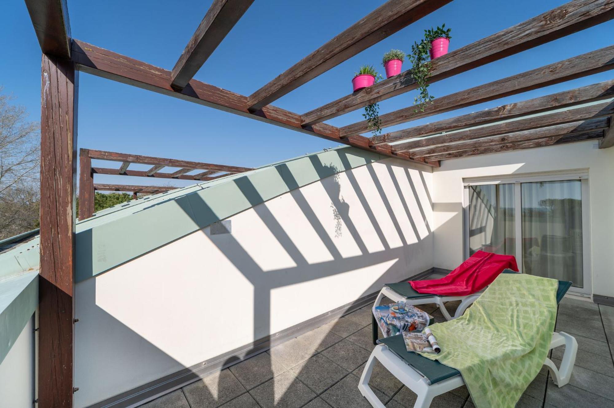 2 Bedroom Apartment 2 bathrooms