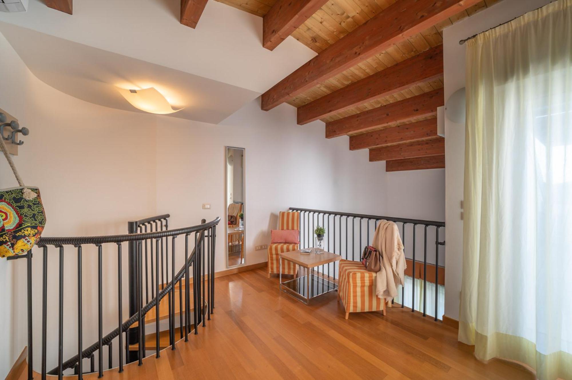 2 Bedroom Apartment 2 bathrooms