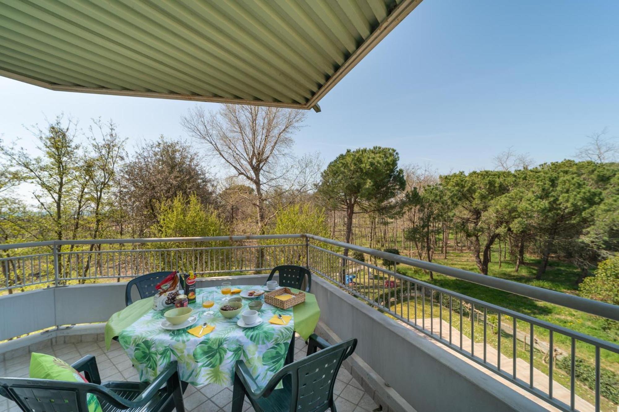 2 Bedroom Apartment 2 bathrooms
