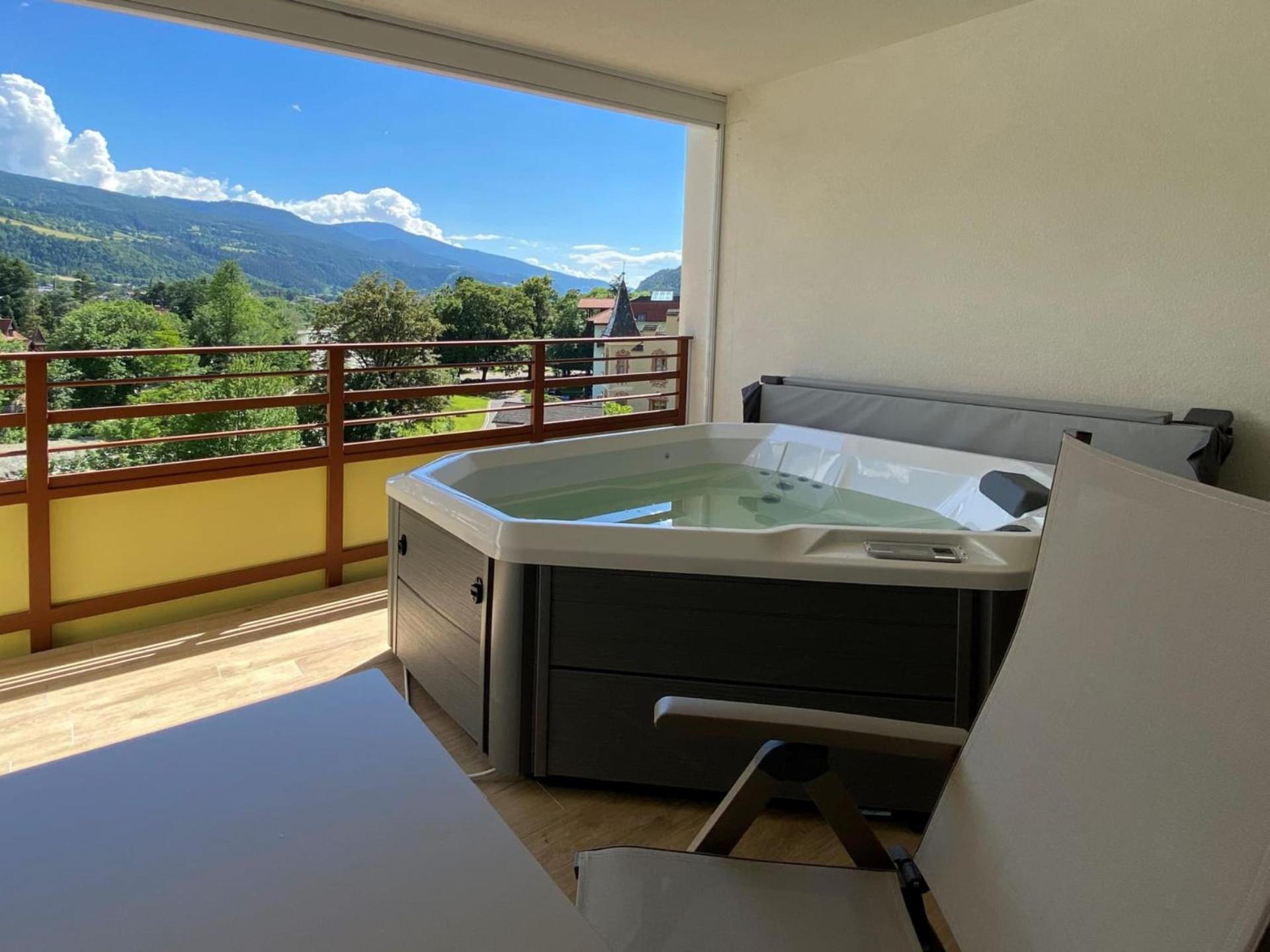 King Room Spa Bath