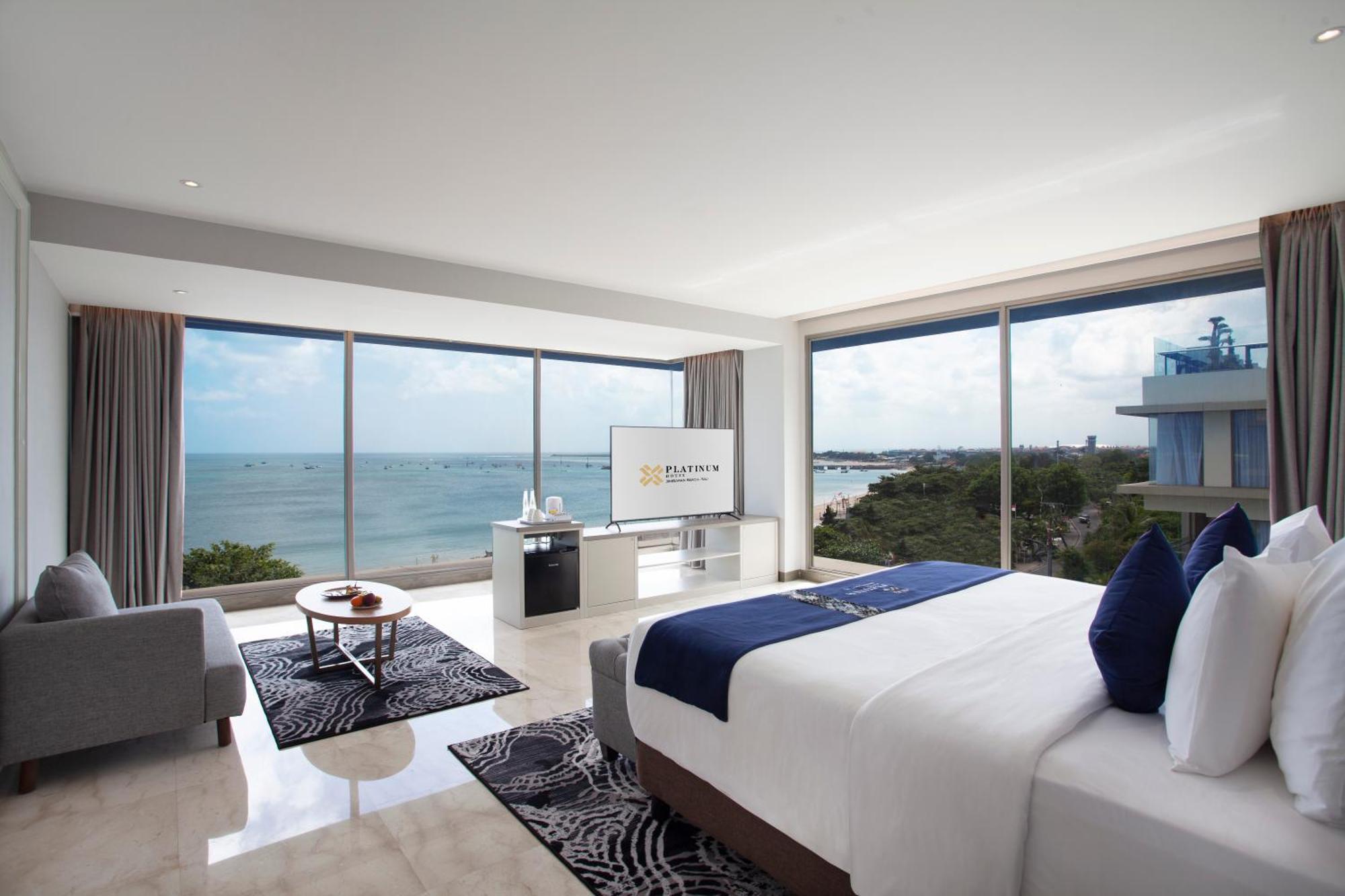 Deluxe Sea View Double Room with Free One-time 2 Bottles of Beer or Afternoon Tea