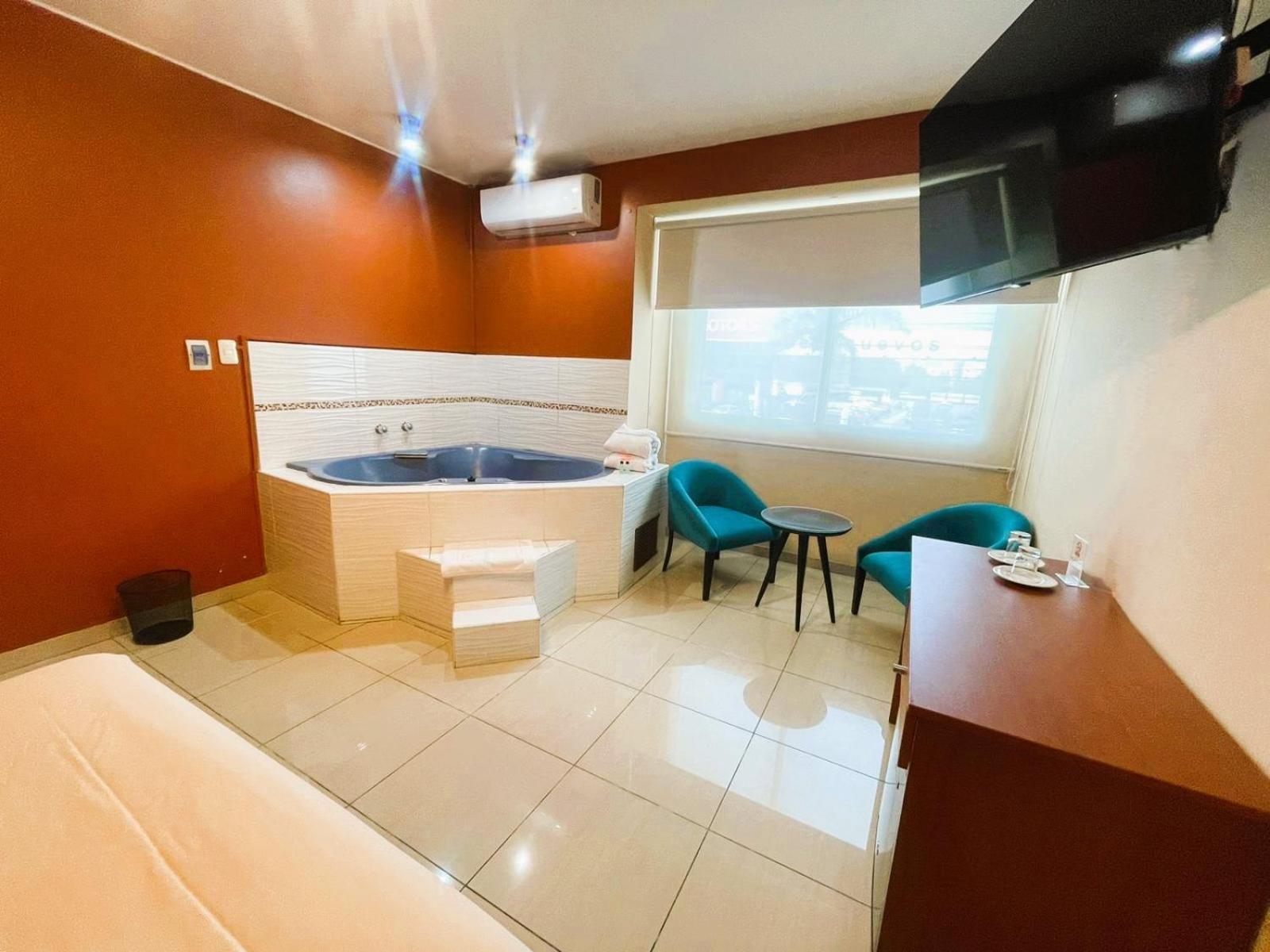 Junior Suite,1597632516:JPEG