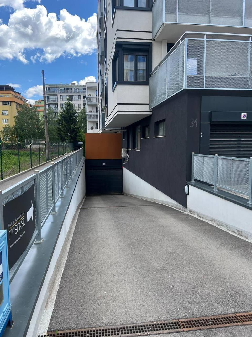 One-Bedroom Apartment Garden