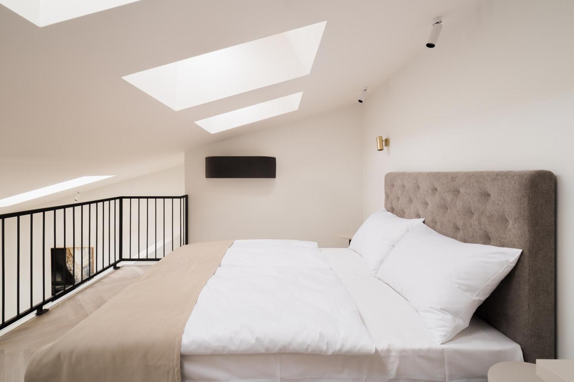 DUPLEX SUITE