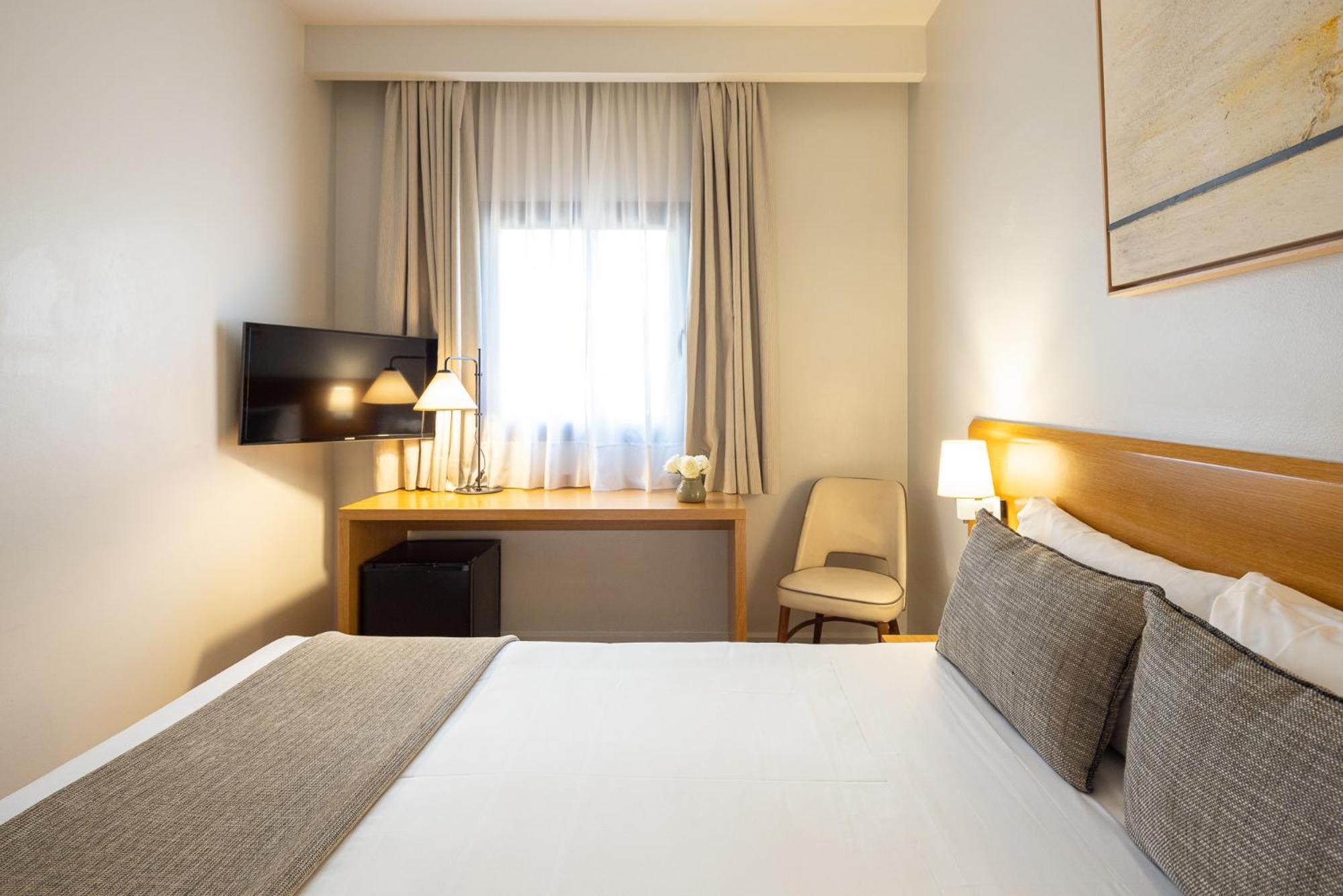 Small Double Room,1627203566:JPEG