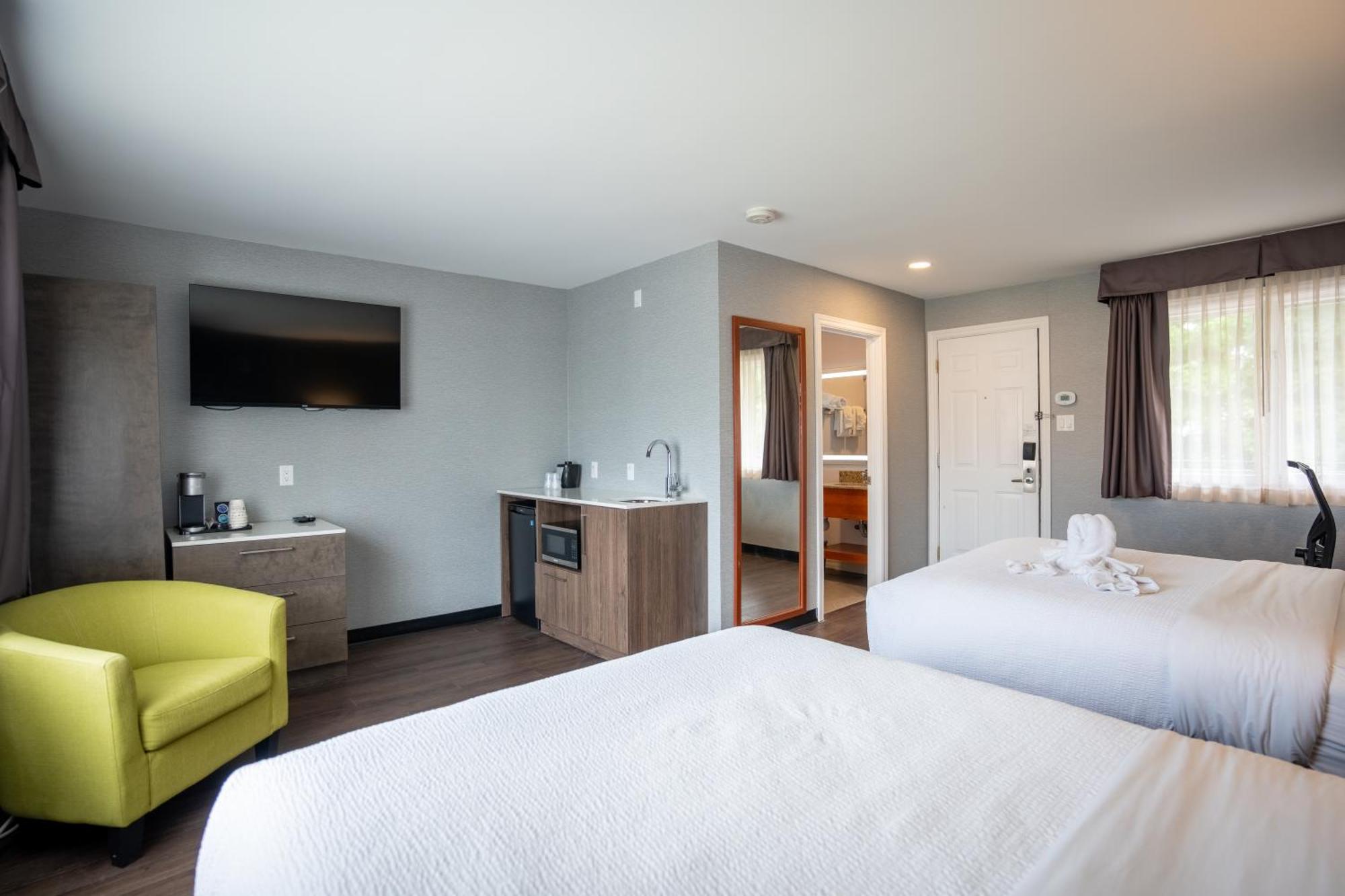 Queen Room Two Queen Beds Pet Friendly,1652757909:JPEG