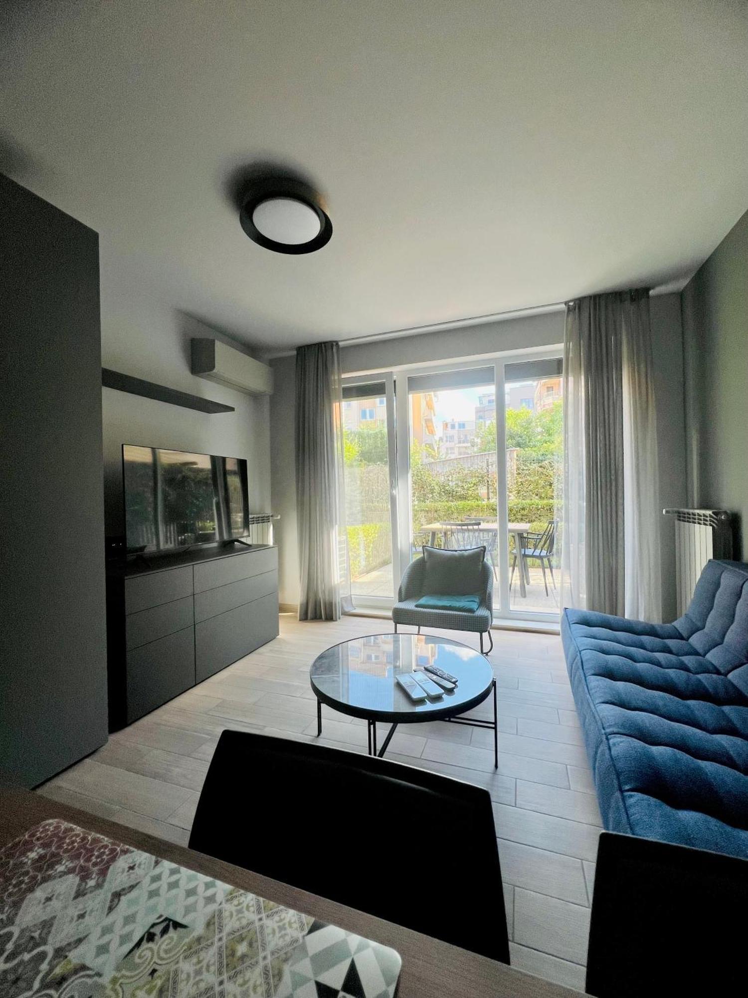 One-Bedroom Apartment Garden