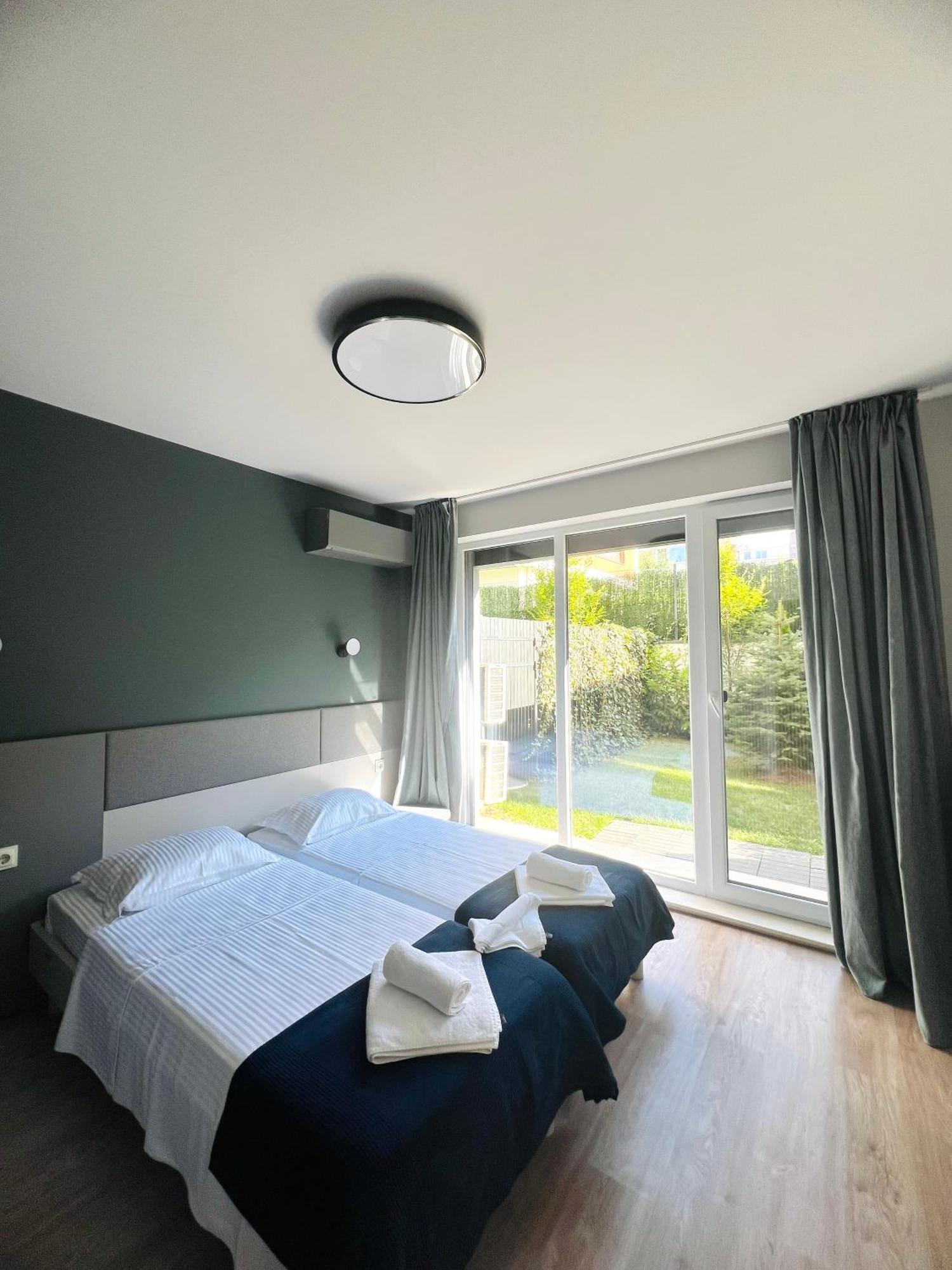 One-Bedroom Apartment Garden