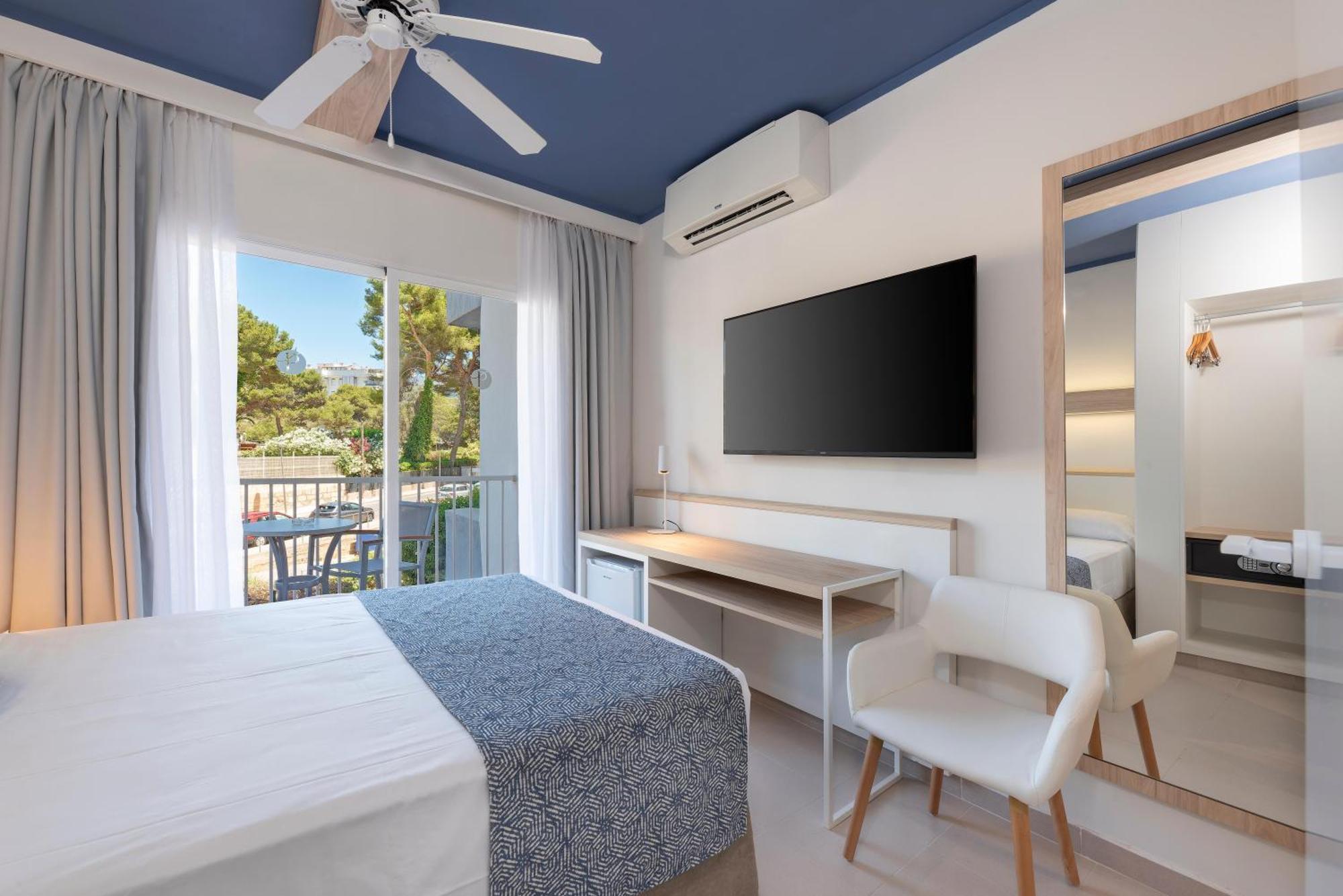 Single Room Balcony