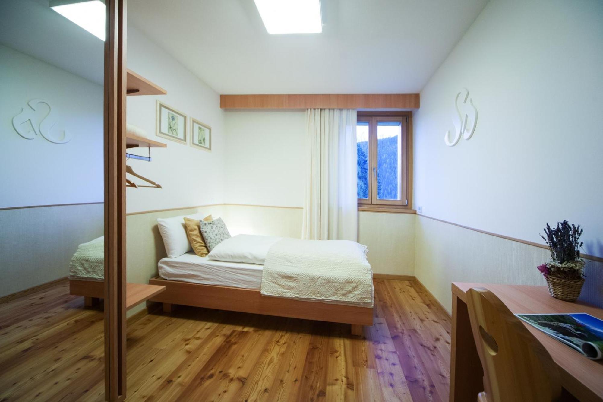 Single Room Mountain View