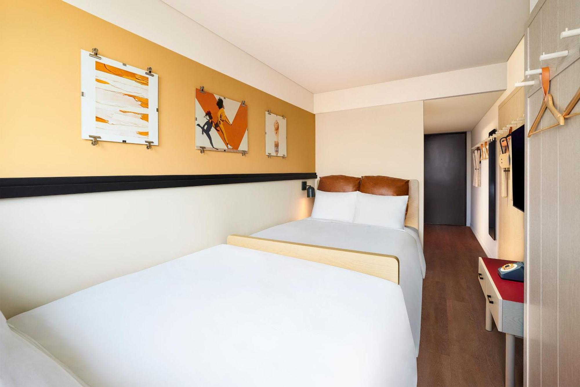 Queen Room Two Queen Beds City View