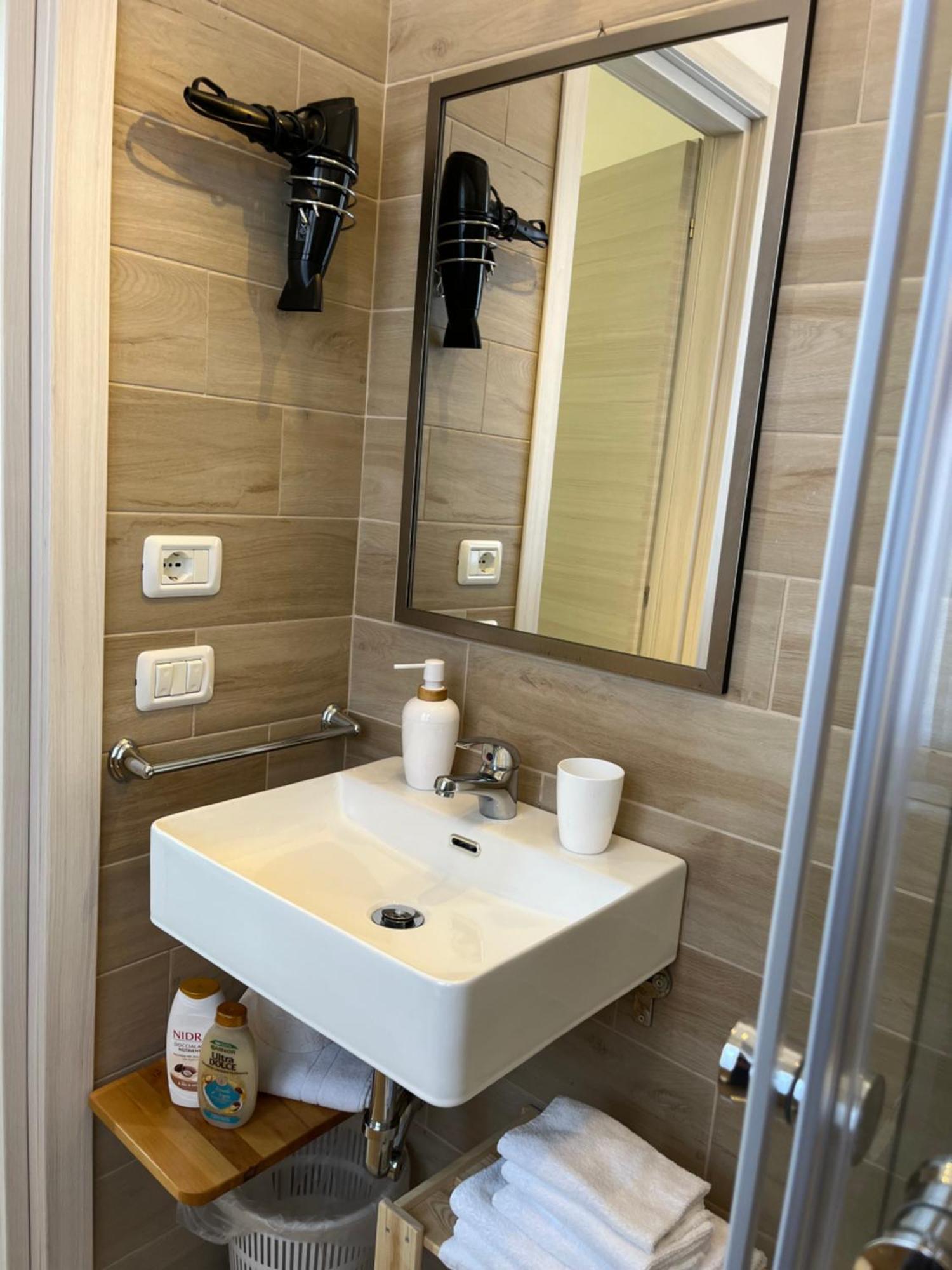 Large Double Room,1607314418:JPEG