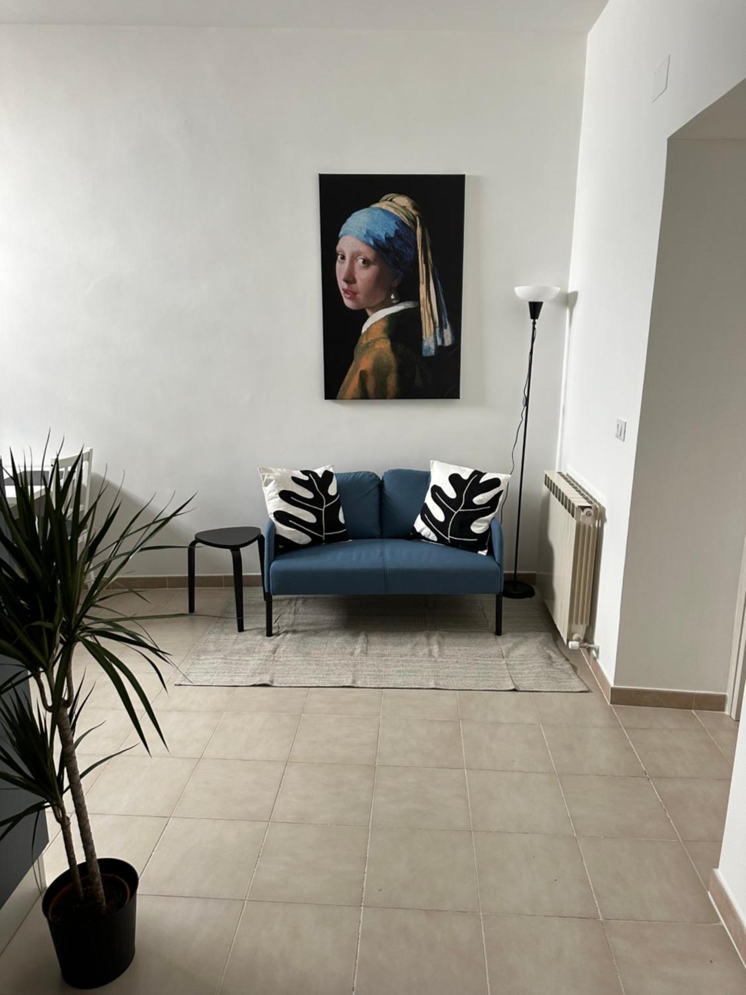 Single Room with Shared Bathroom,1607465598:JPEG
