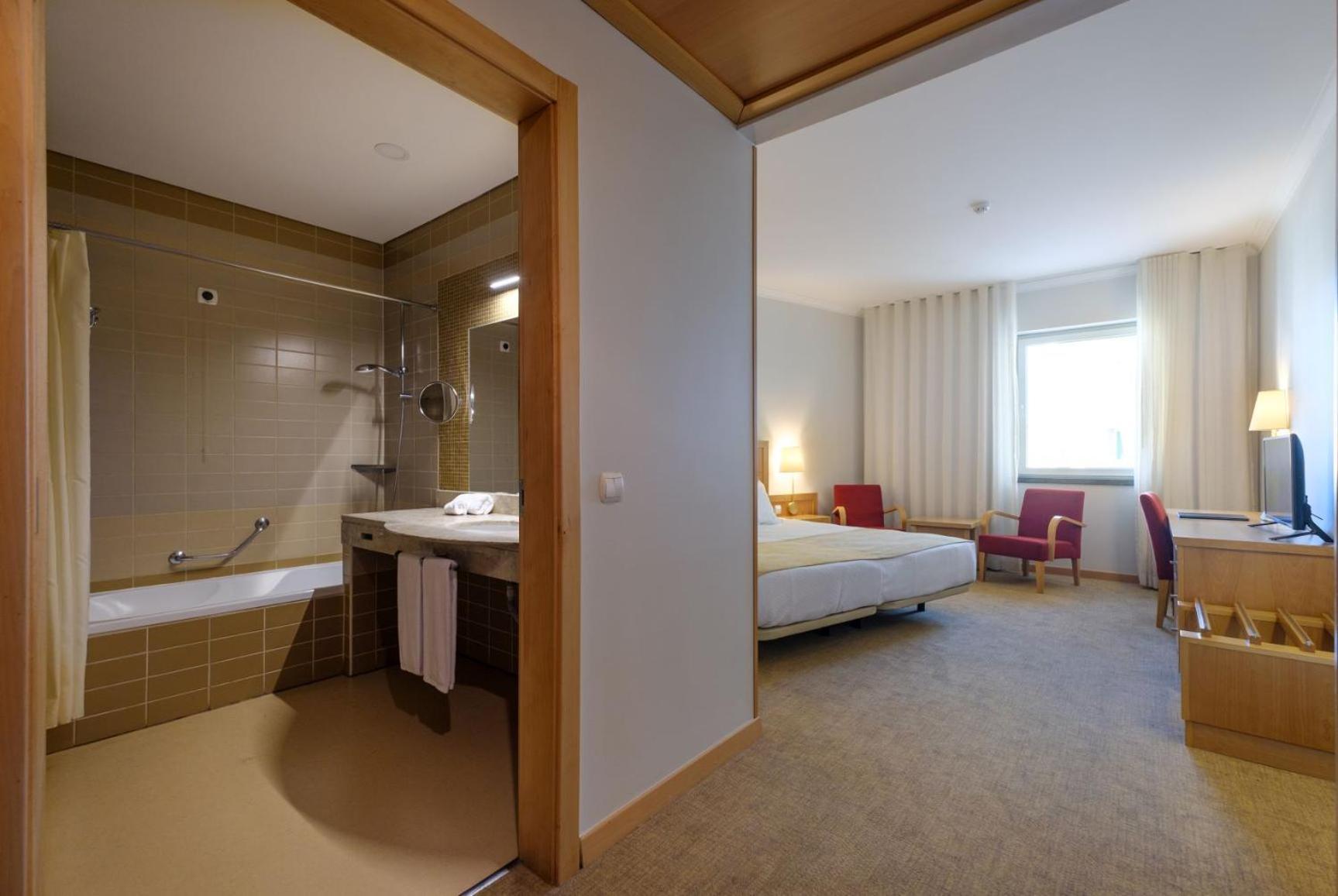 Double or Twin Room,757847077:JPEG