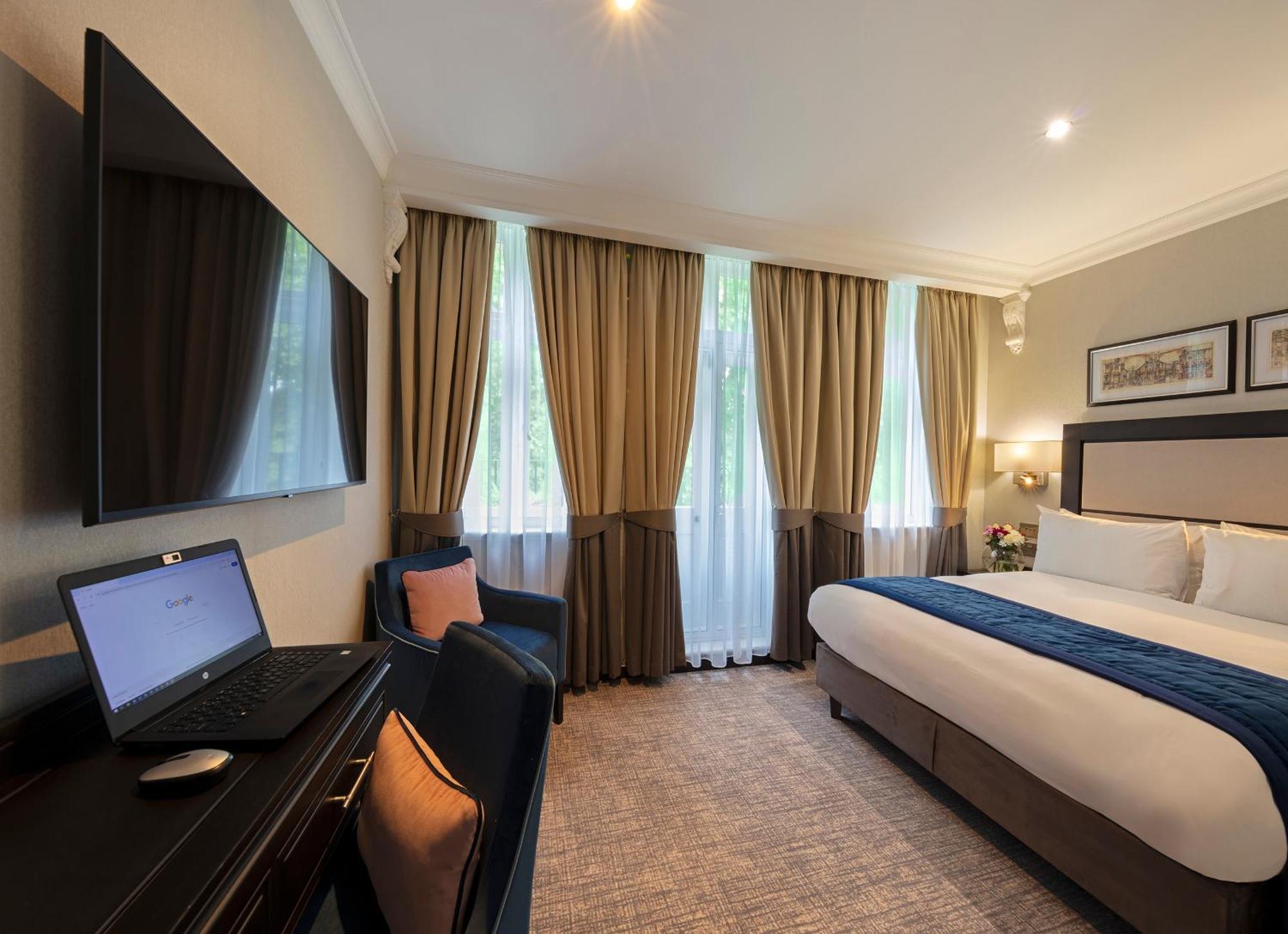Superior Queen Room
