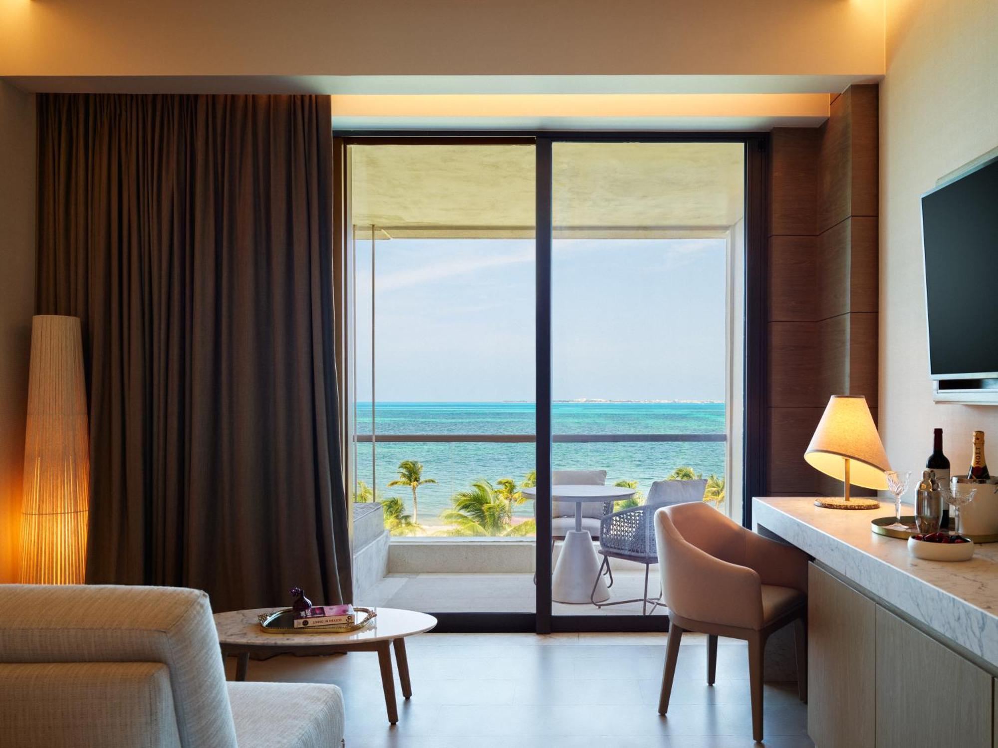 Deluxe King Room with Ocean View,1609778670:JPEG