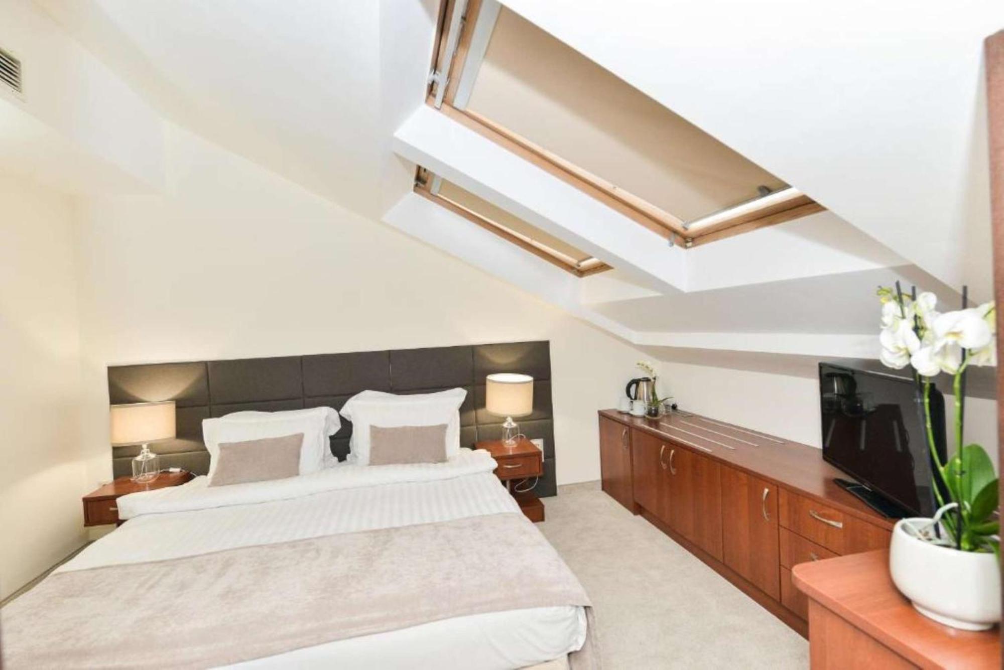 Double Room Double Bed Non-Smoking
