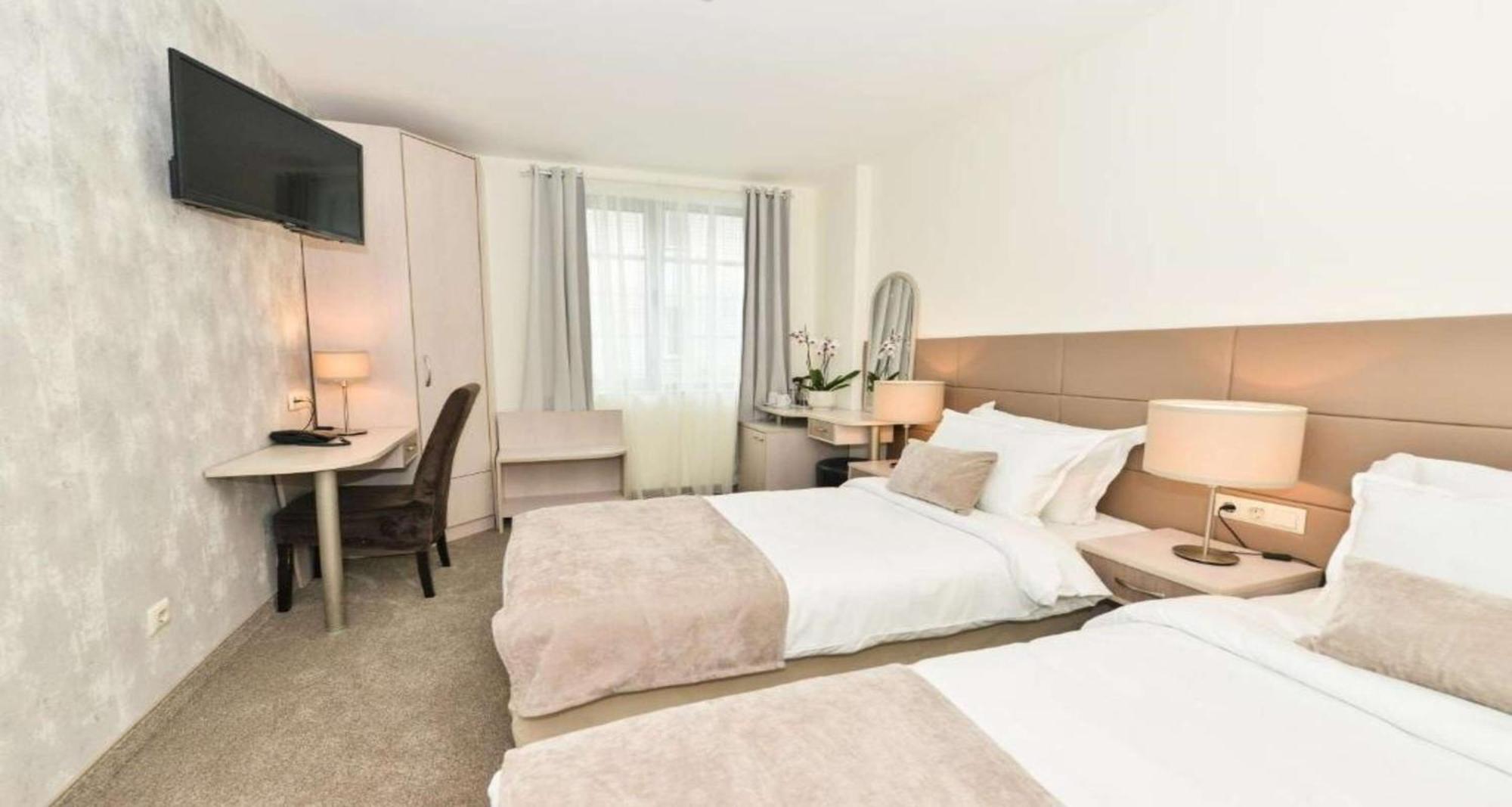 Double Room Two Single Beds Non-Smoking