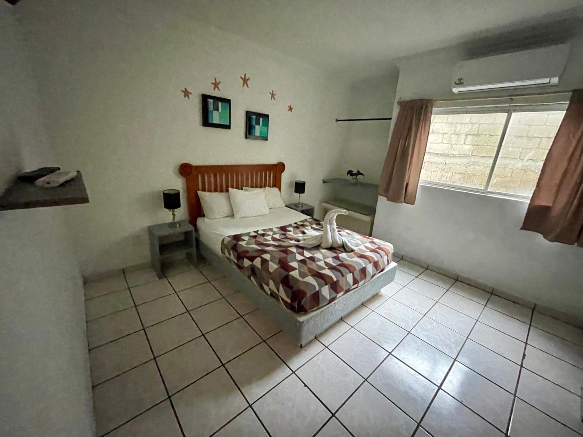 Queen Suite,1615927045:JPEG