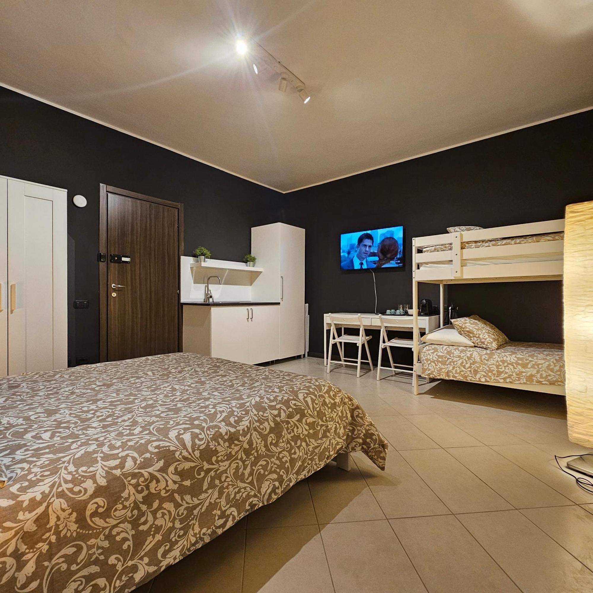 Quadruple Room Private External Bathroom