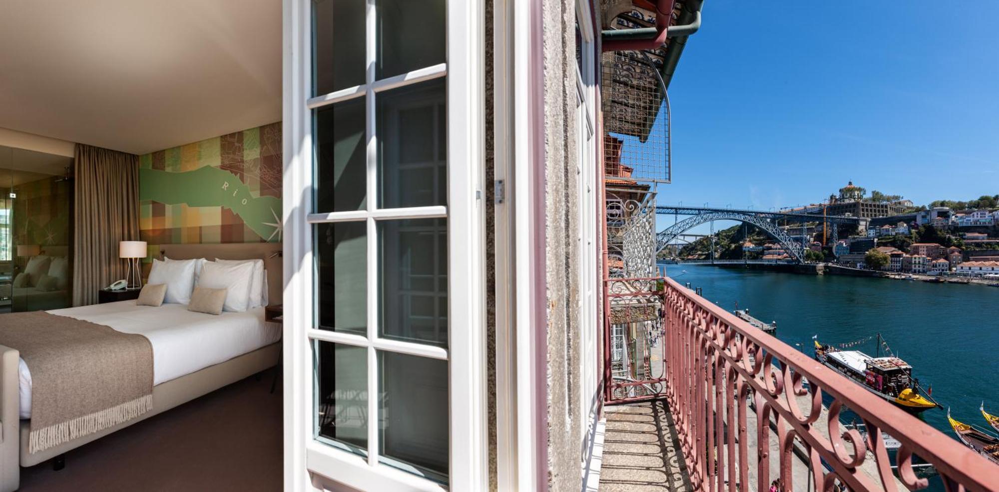 Double or Twin Vintage Grand balcony,1643752192:JPEG