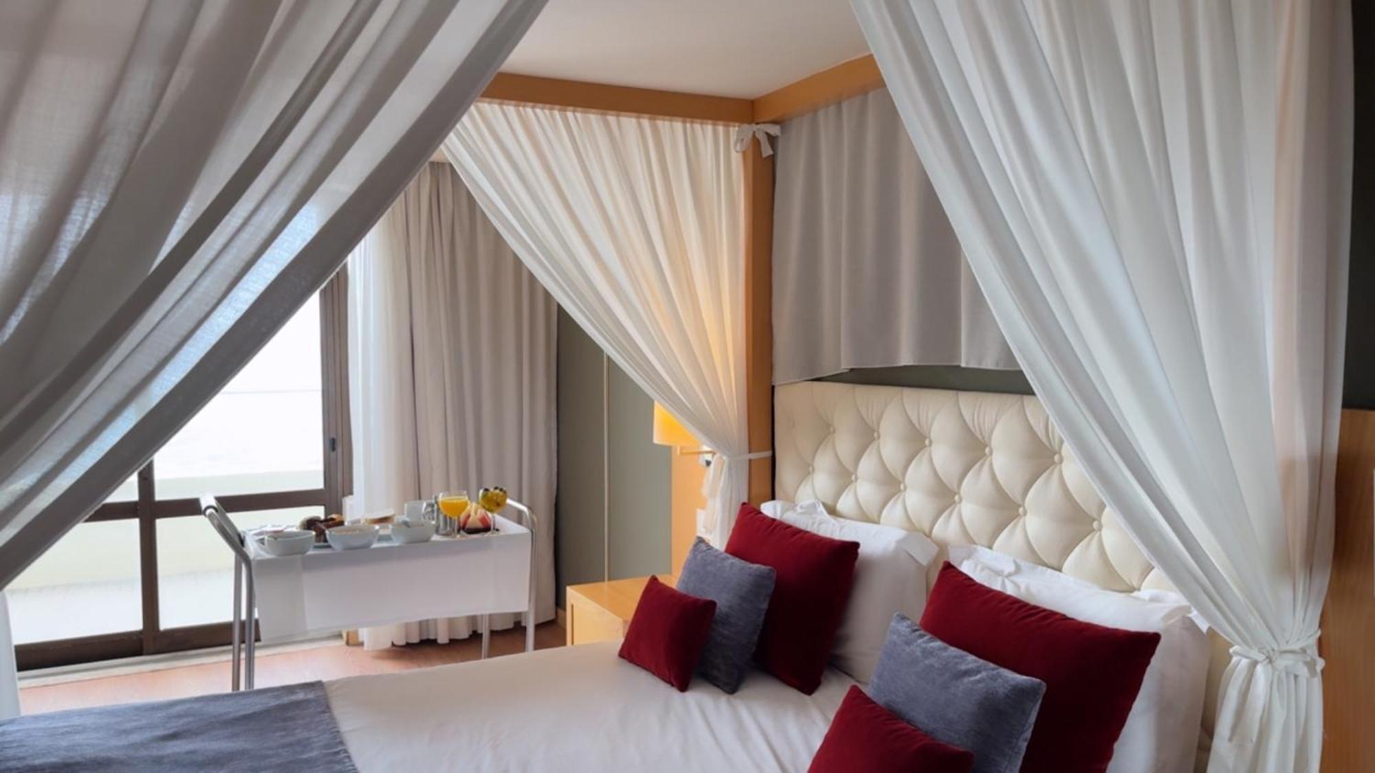 Deluxe Suite with Sea View