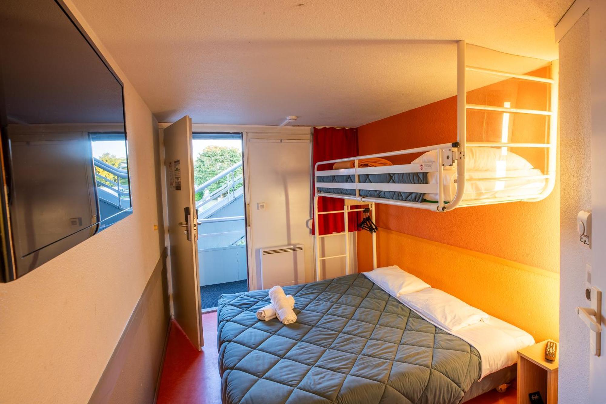 Triple Room 1 Double Bed 1 Single Bed
