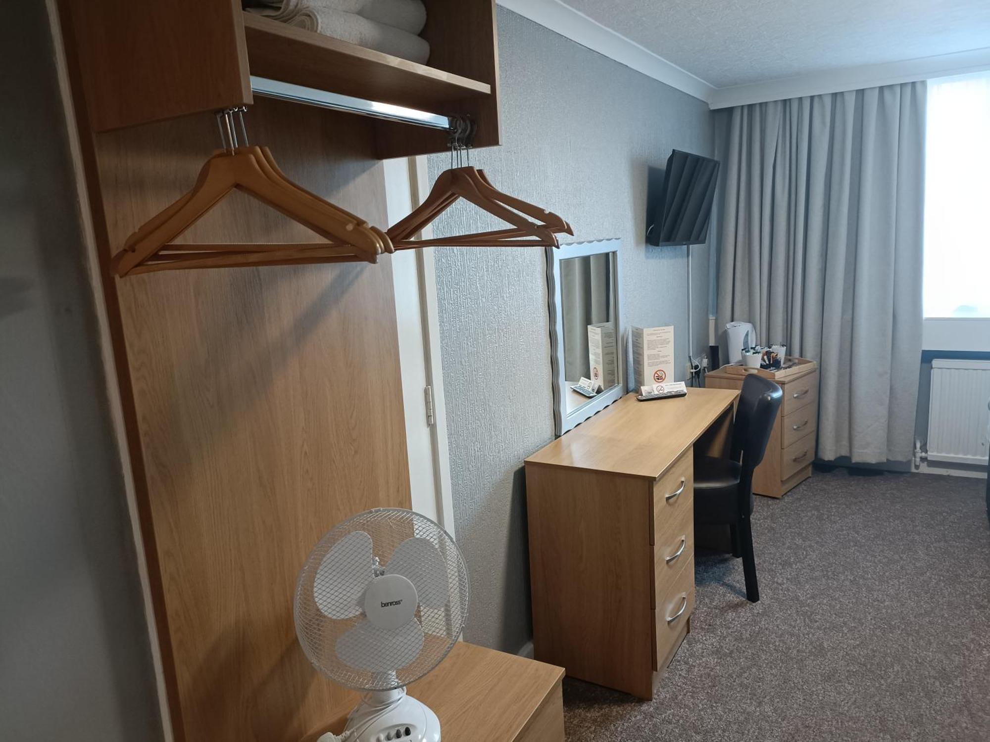Standard Single Room,1657136672:JPEG