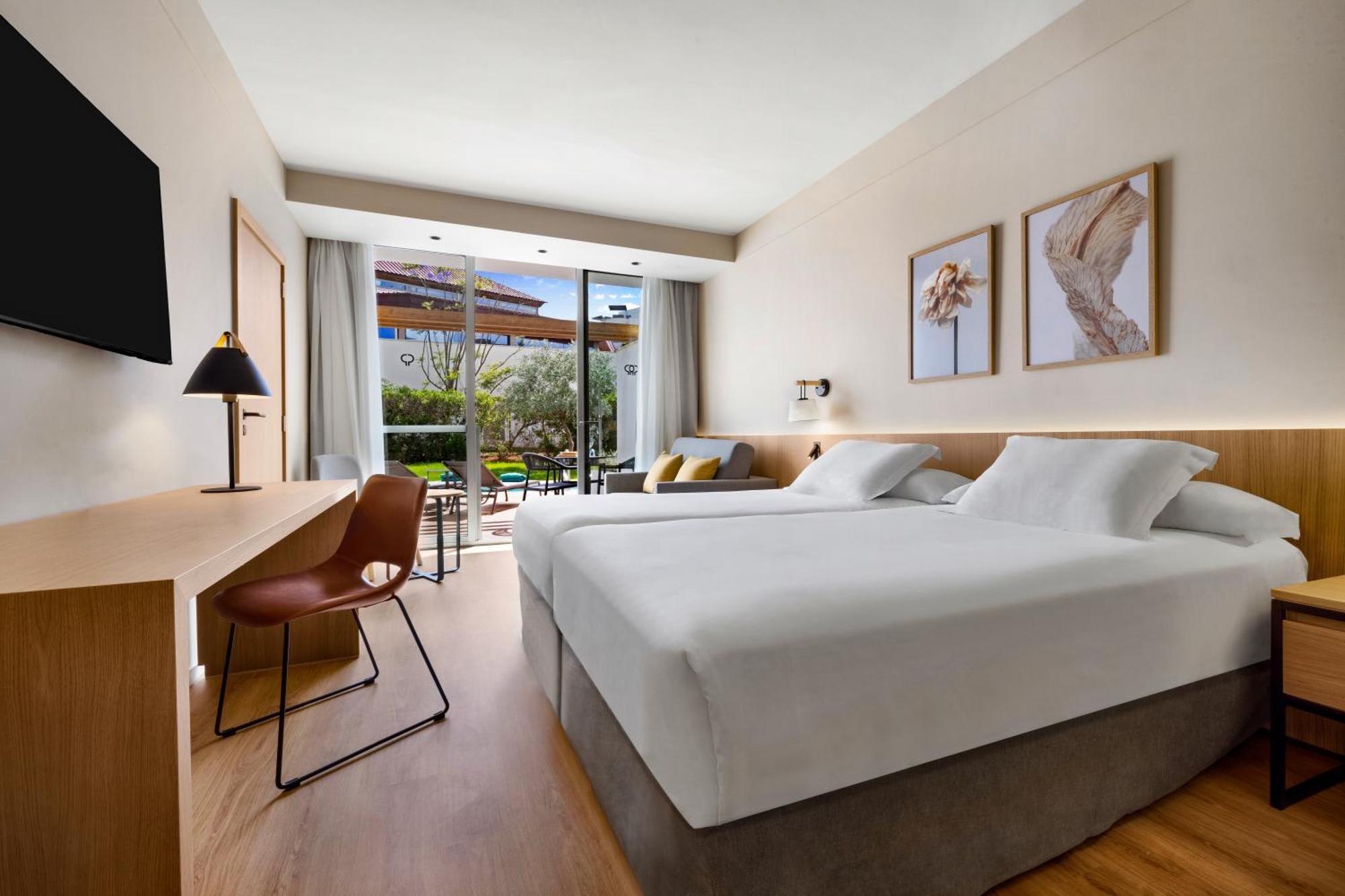 Superior Deluxe Double or Twin Room