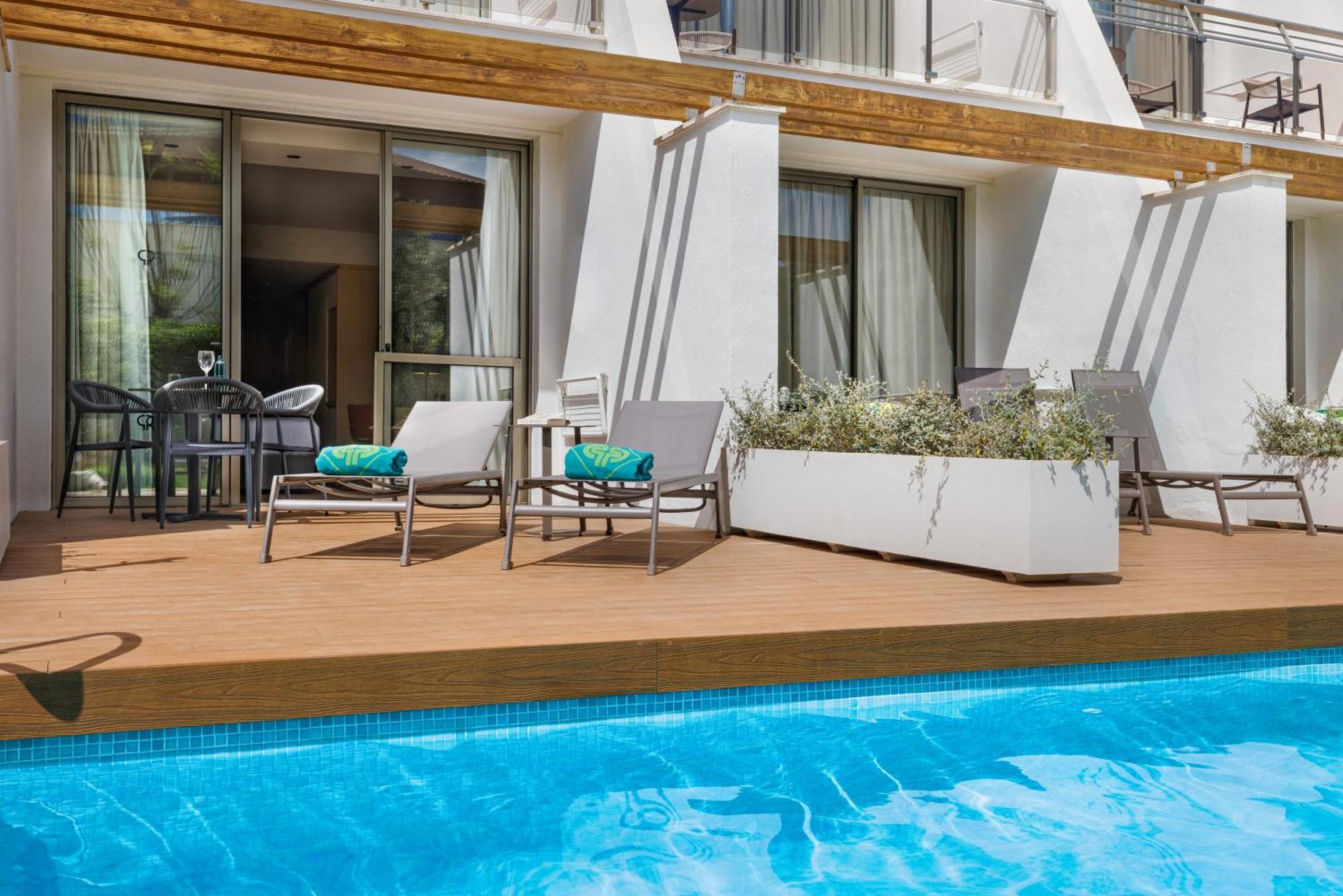 Superior Deluxe Double or Twin Room