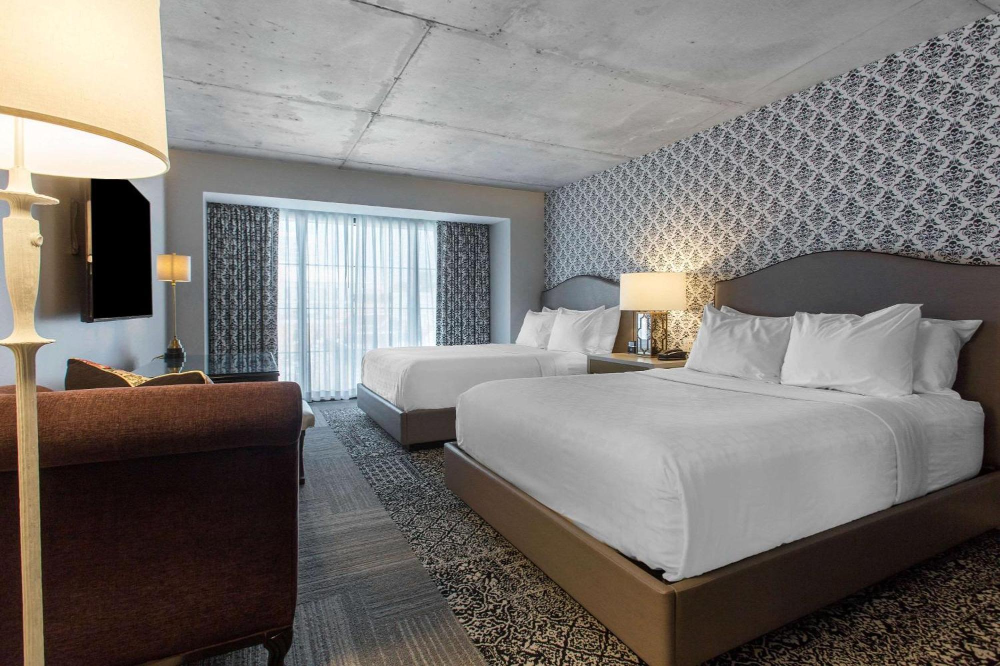 Standard Room, 2 Queen Beds, Hearing and Mobility Accessible, Roll-In Shower, Non Smoking,1629445466:JPEG