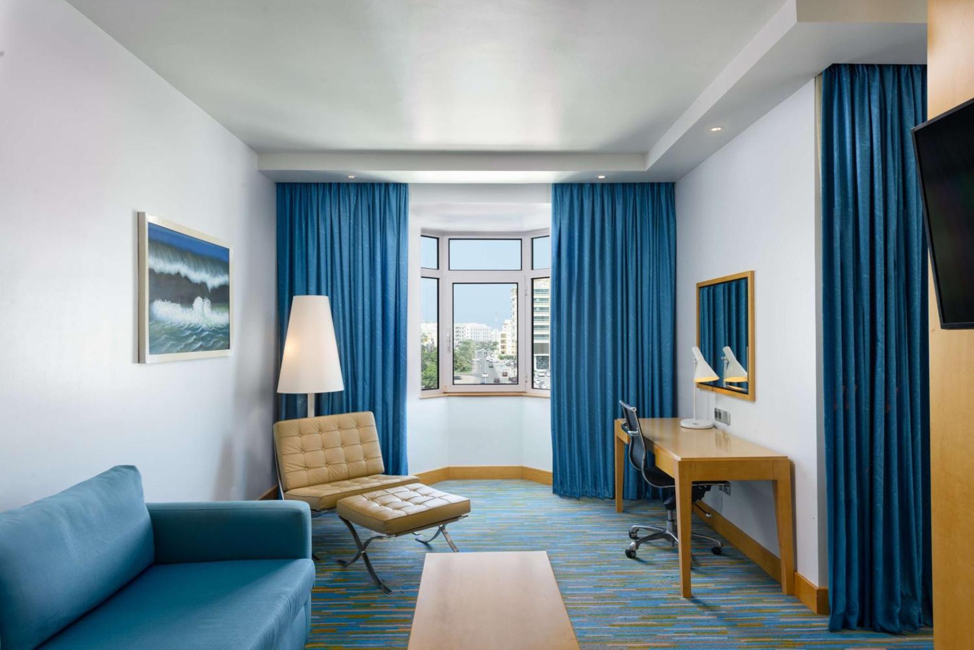 Junior Suite Lounge Access