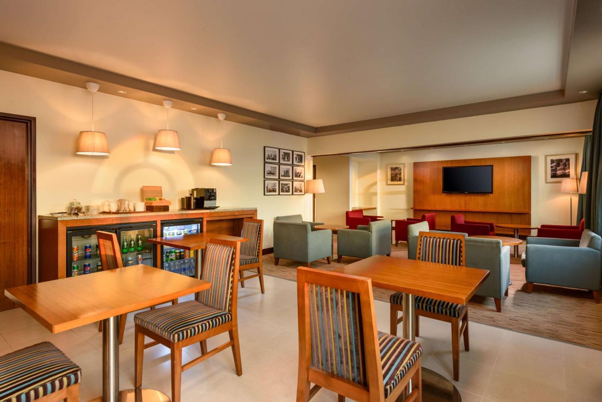 Executive Room Lounge Access