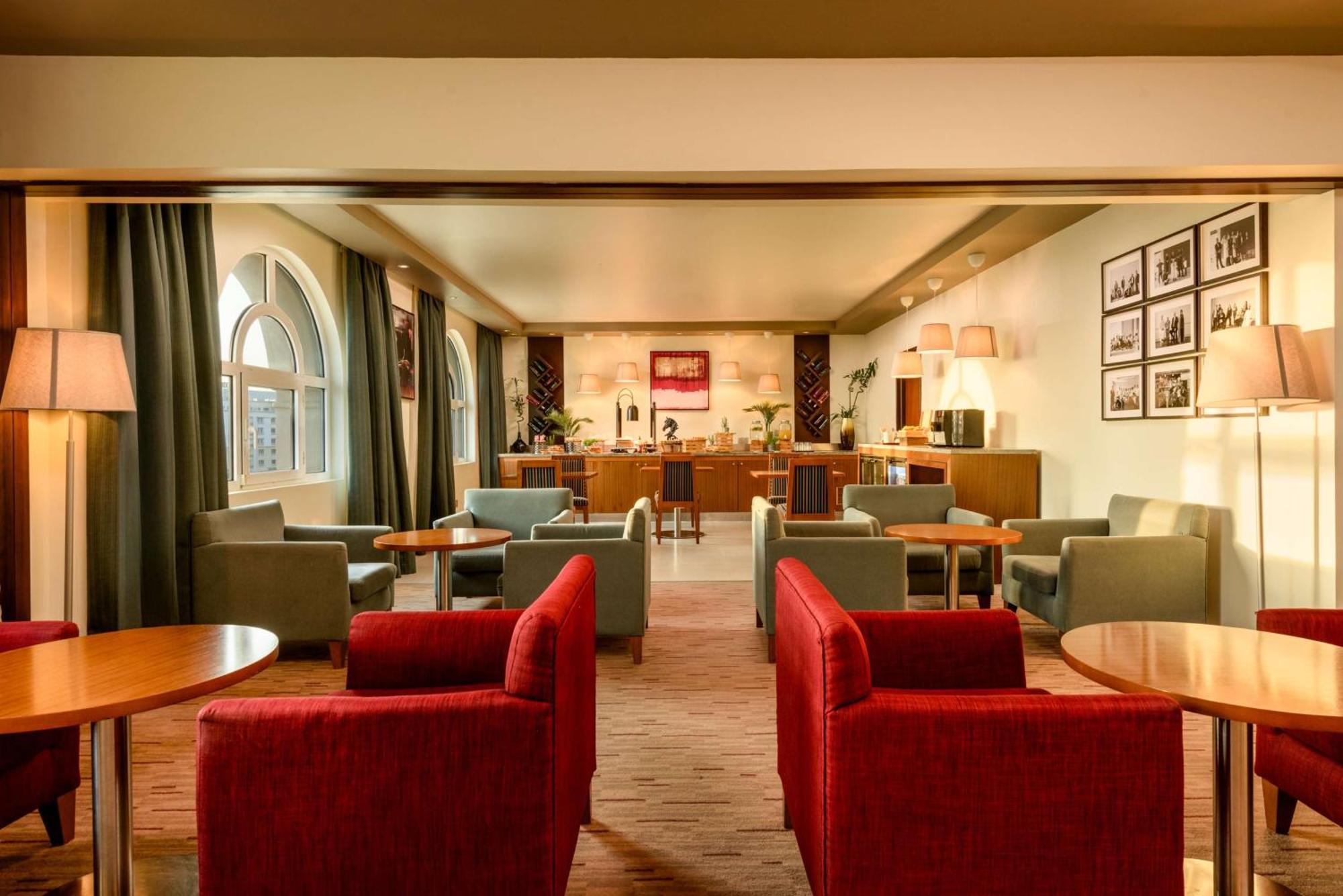 Junior Suite Lounge Access