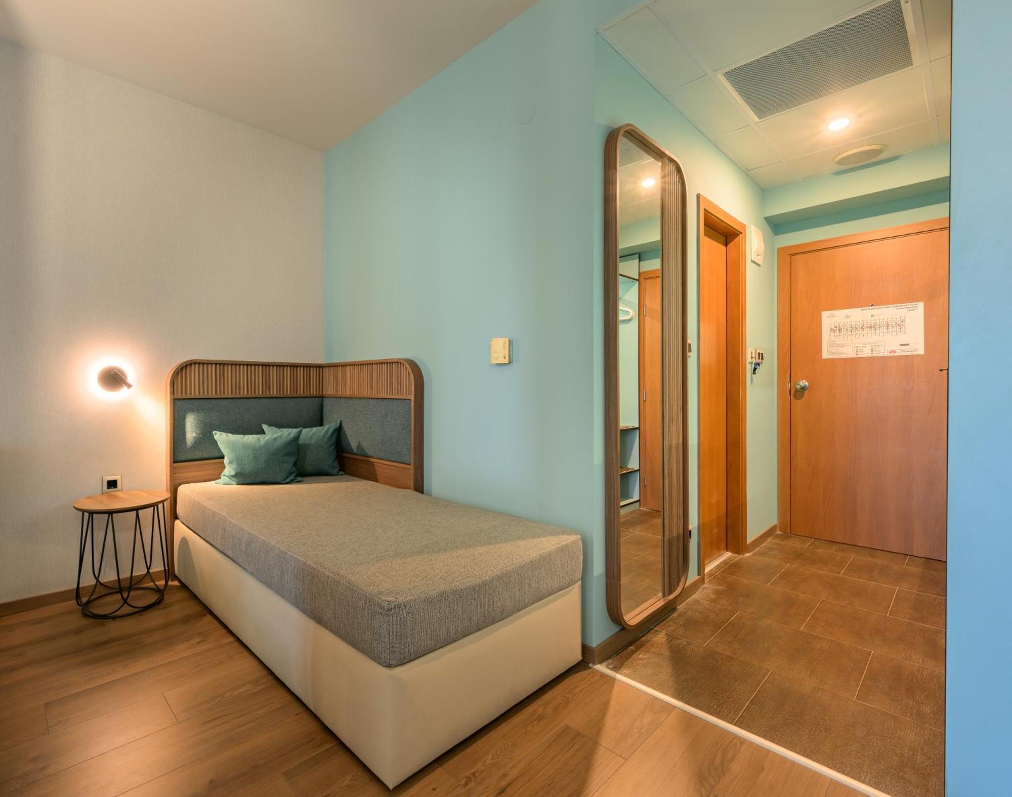 Superior Room Pool view or Park view