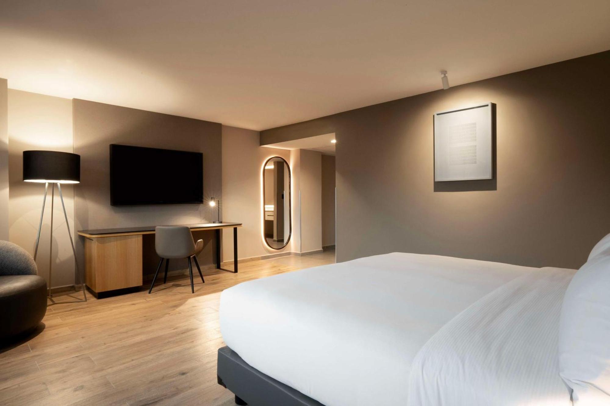 Deluxe King Room,1625481680:JPEG