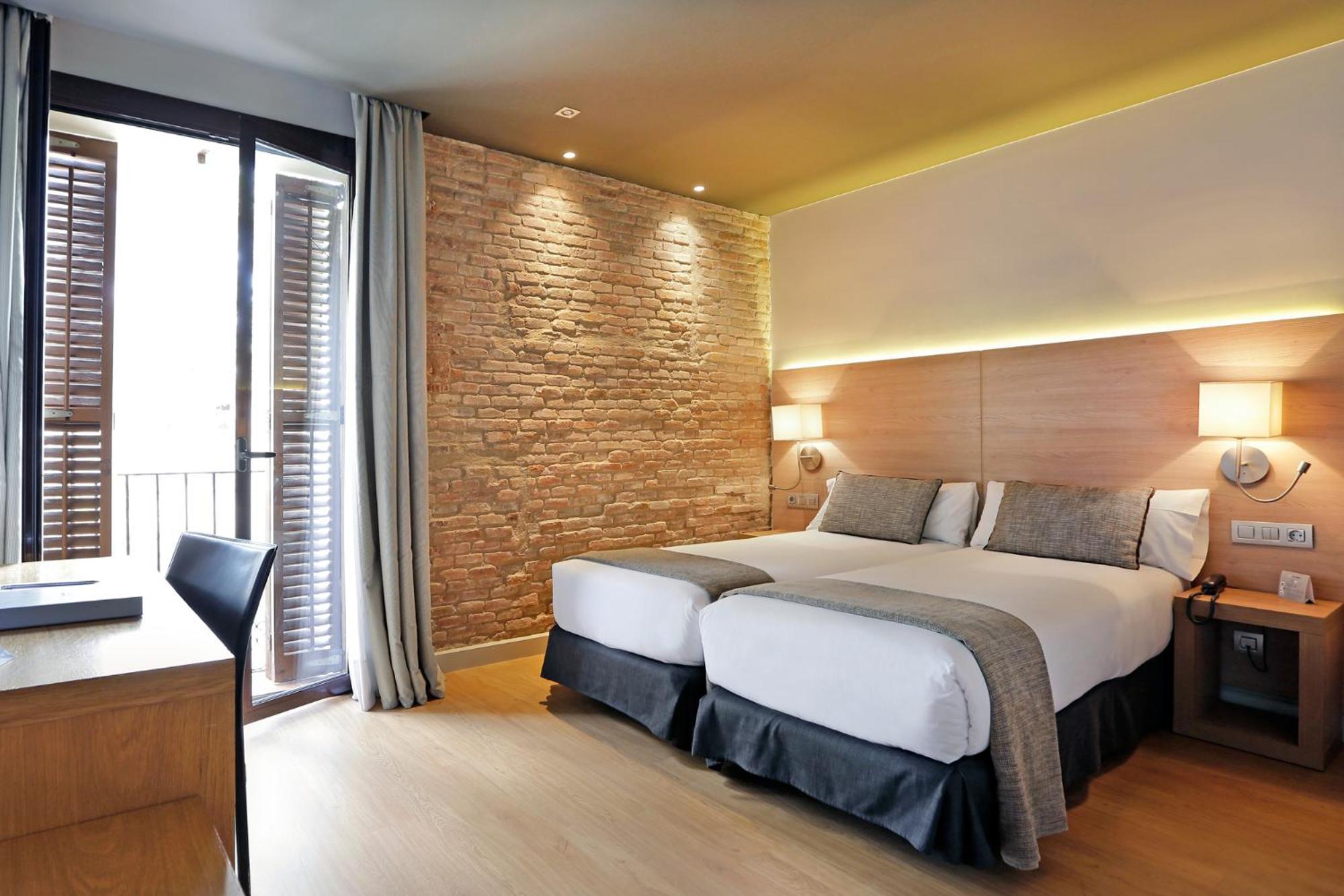 Twin Room Ramblas view