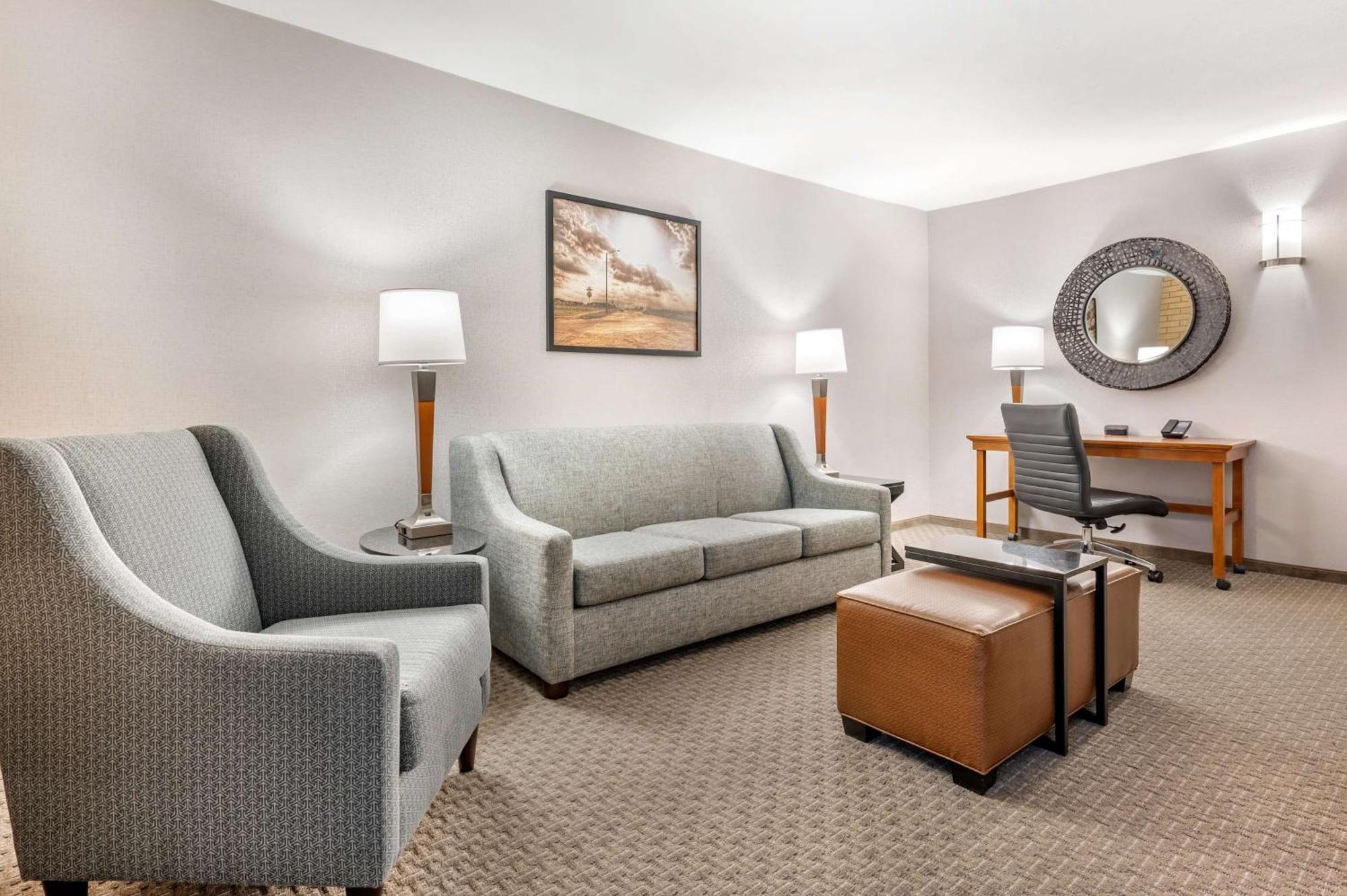 King Suite Sofa Bed Accessible Tub