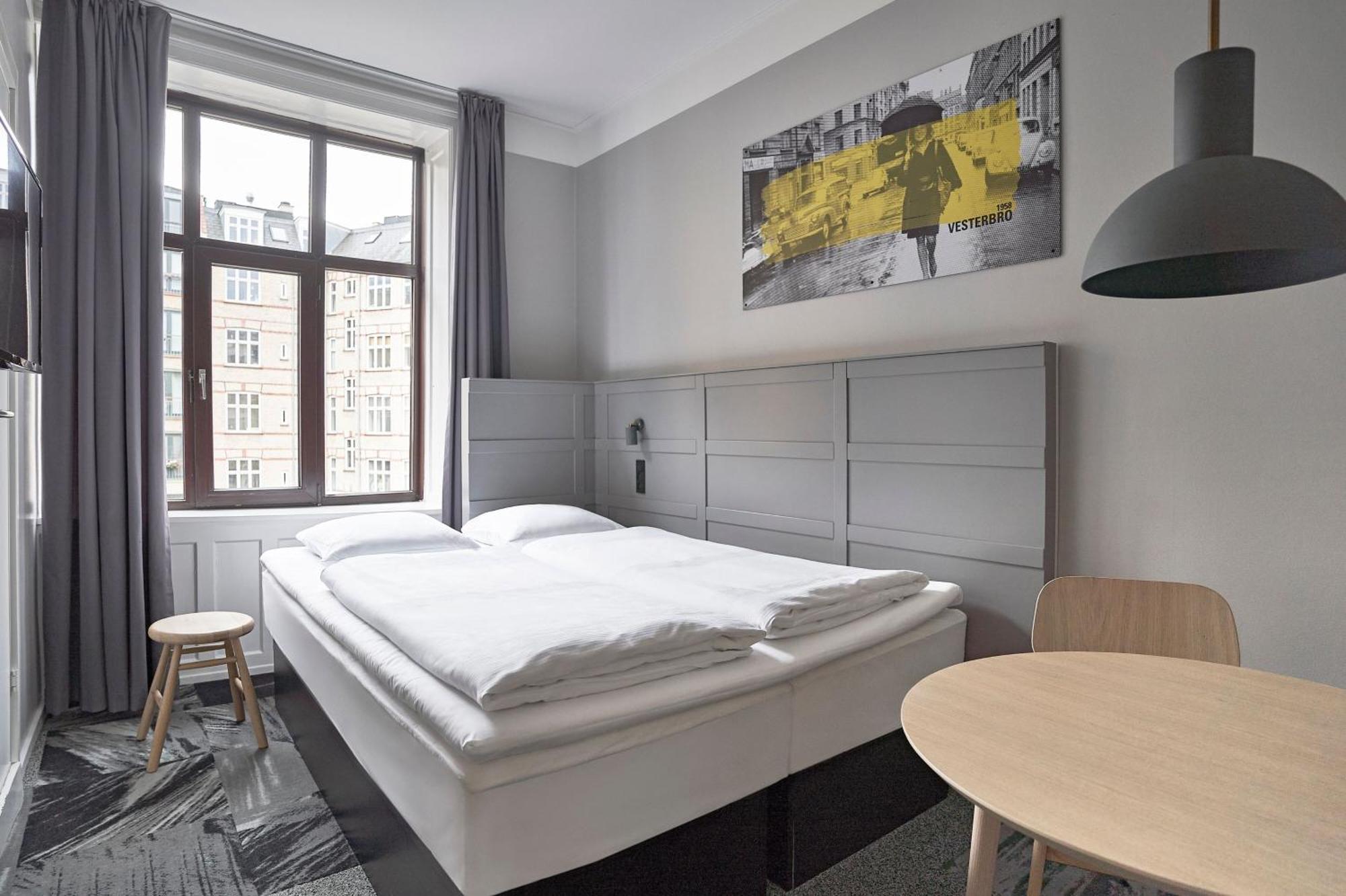 Quarto Duplo Standard com Cama King-Size